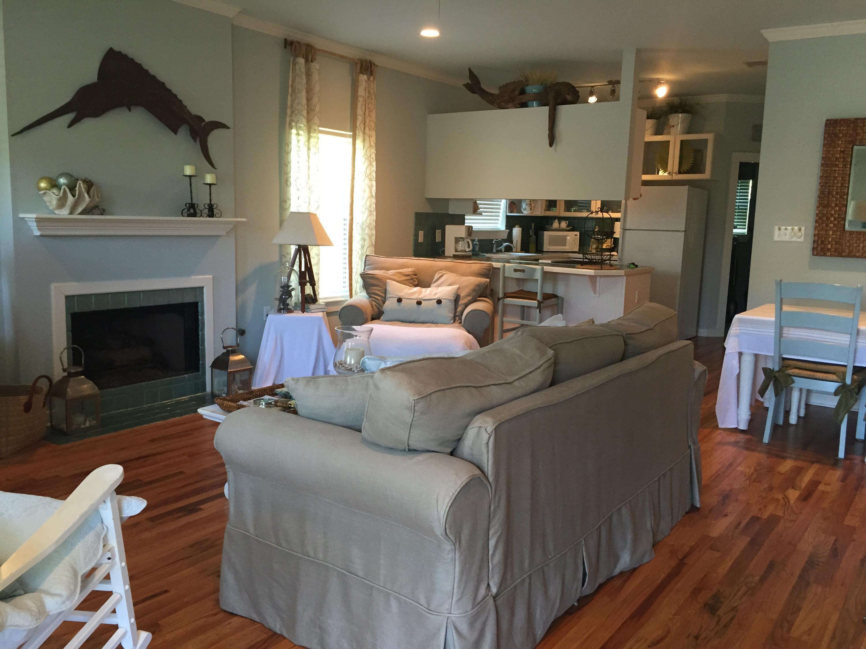 CRYSTAL BEACH COTTAGES - Residential