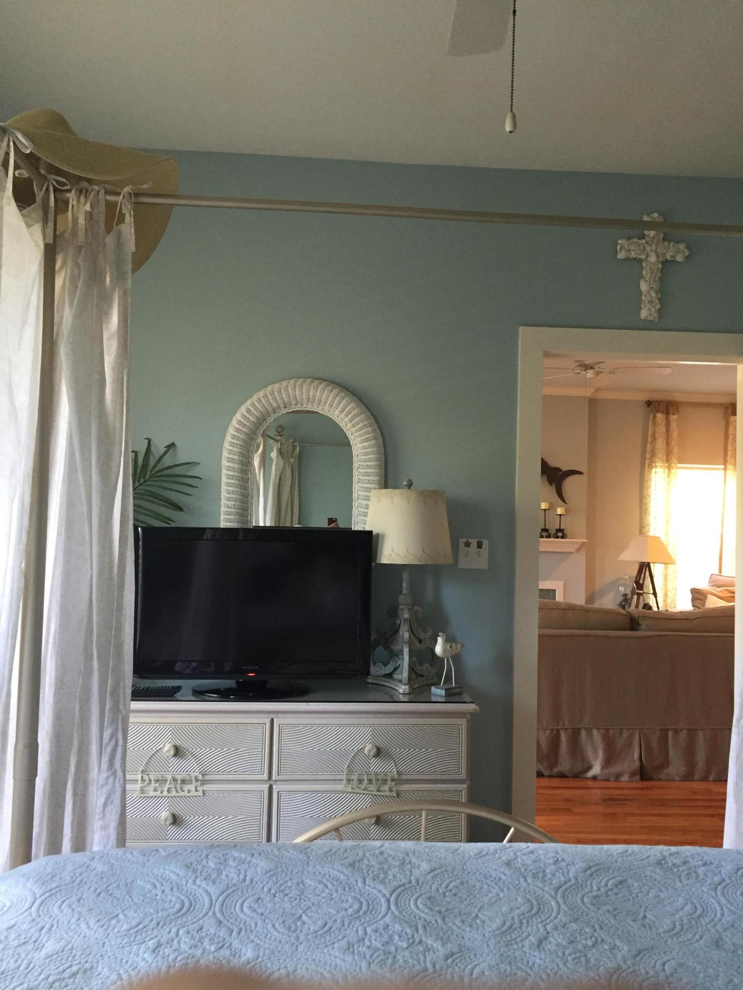 CRYSTAL BEACH COTTAGES - Residential