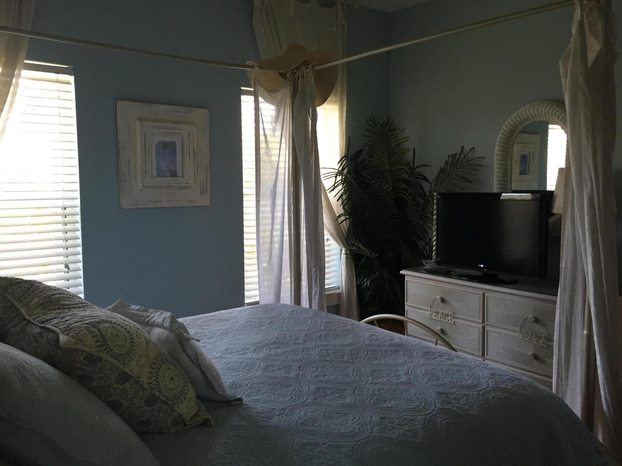 CRYSTAL BEACH COTTAGES - Residential