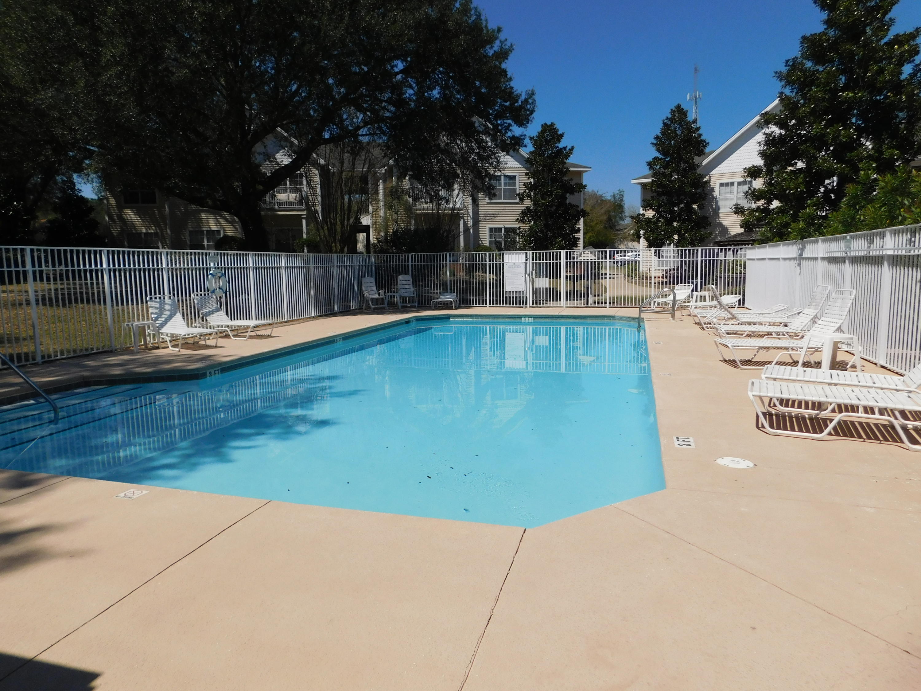 THE OAKS AT NICEVILLE - Residential