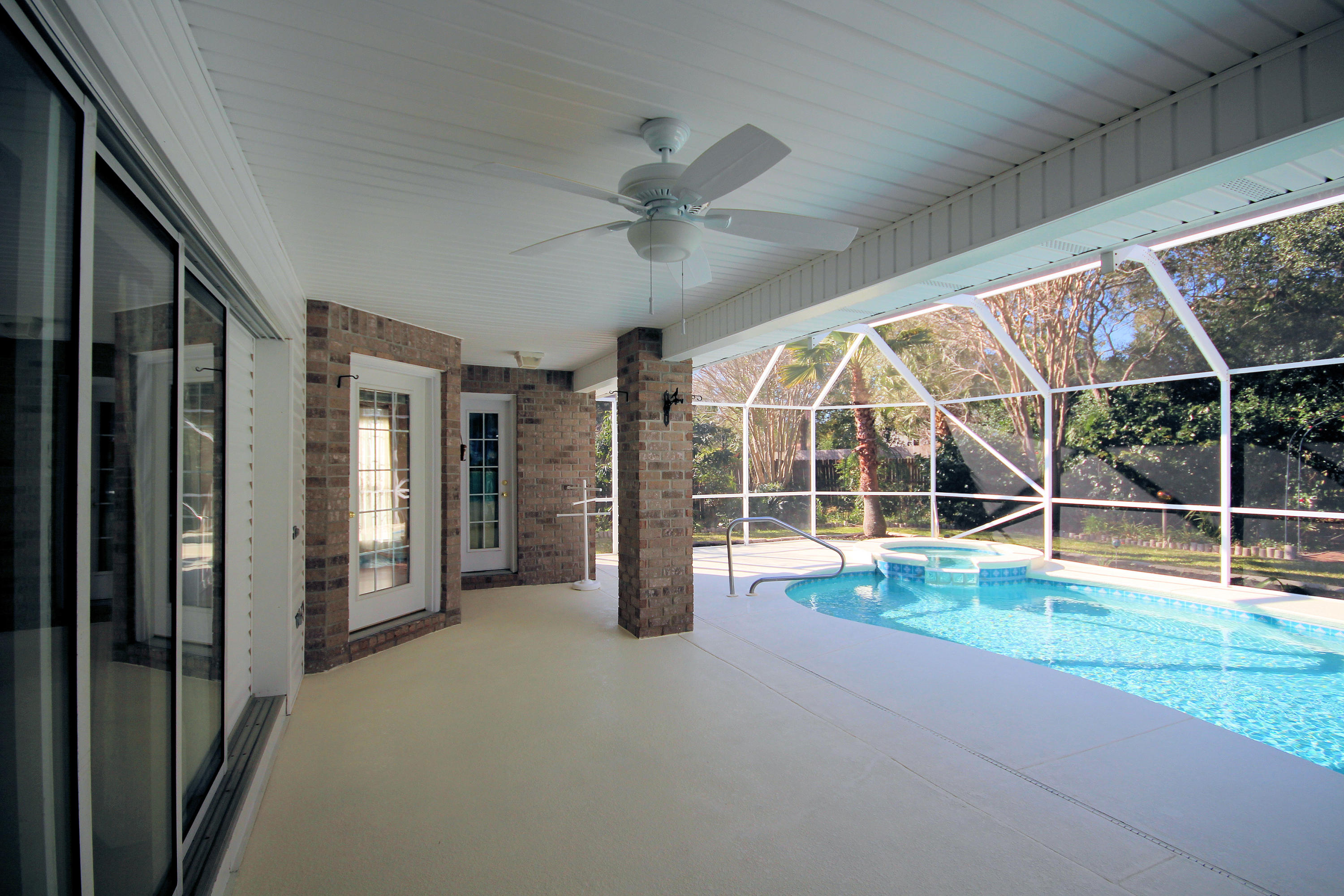 BAYOU POQUITO - Residential