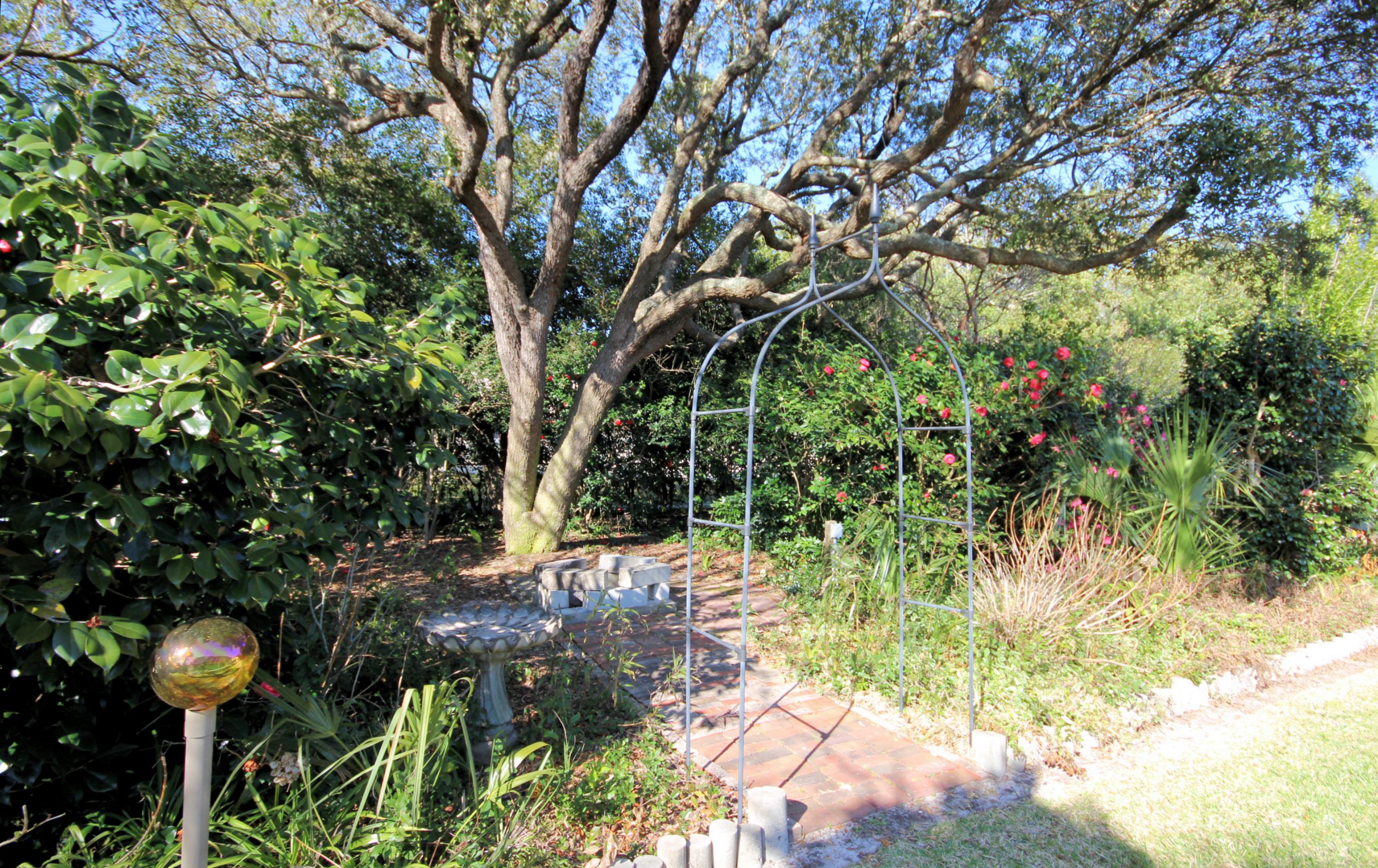 BAYOU POQUITO - Residential