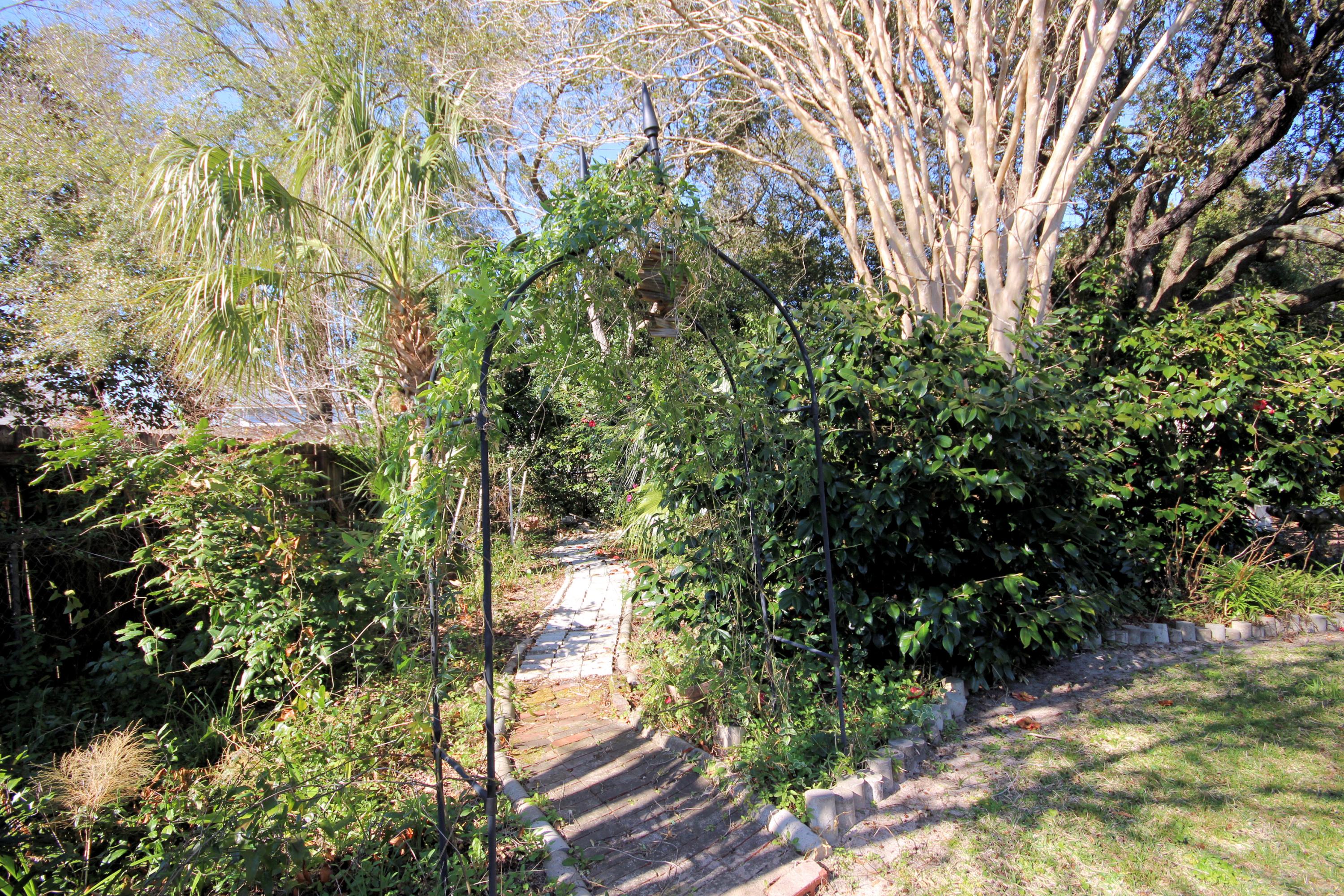 BAYOU POQUITO - Residential