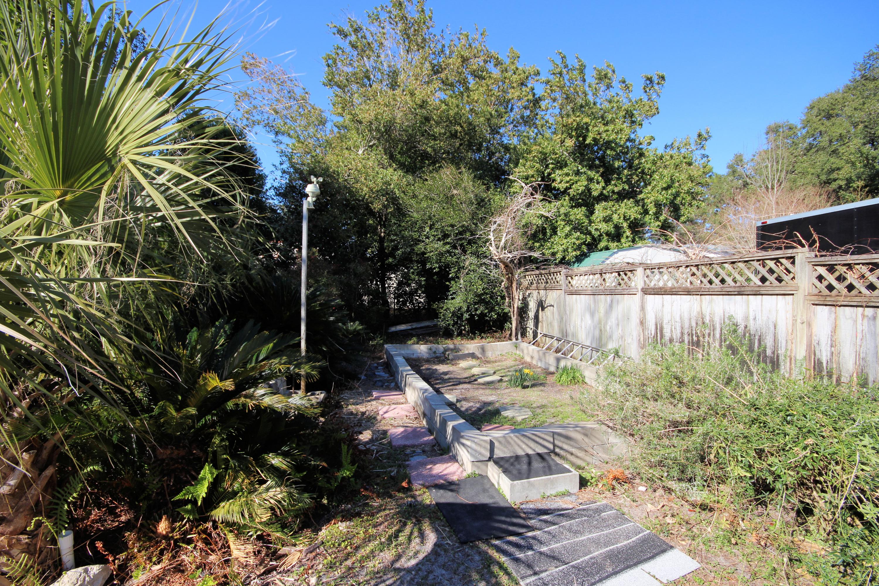 BAYOU POQUITO - Residential