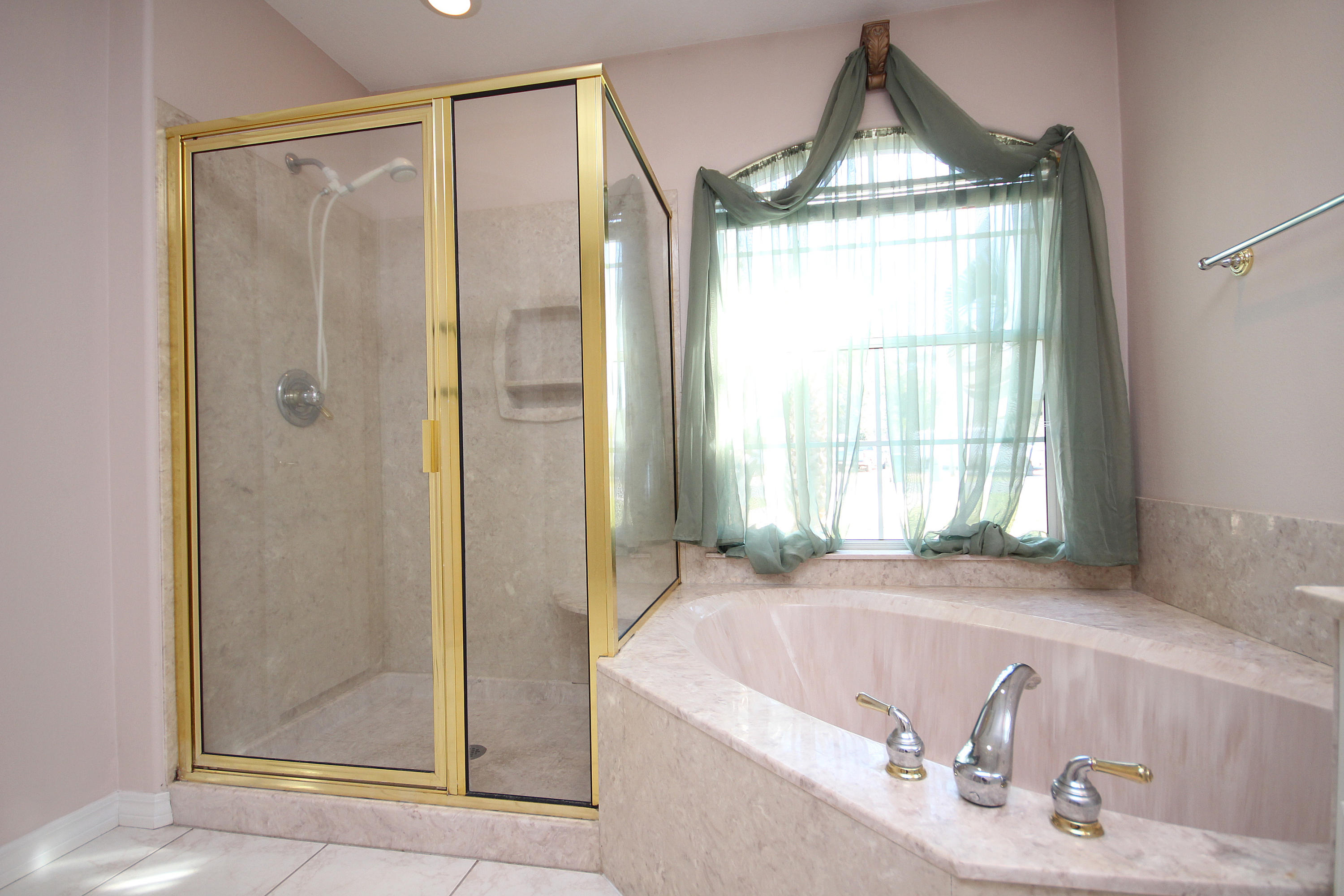 BAYOU POQUITO - Residential