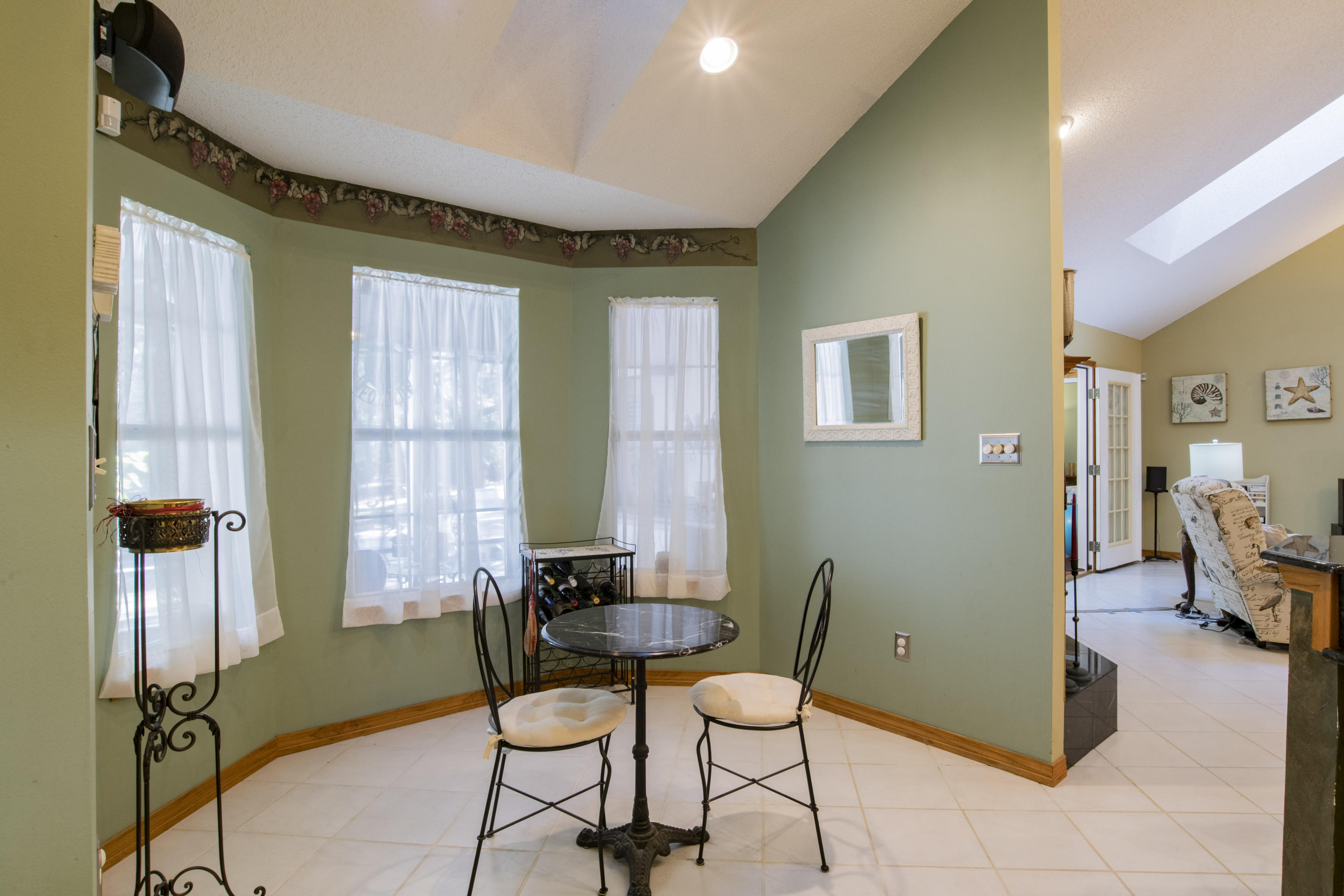 HOLLEY BY THE SEA - Residential