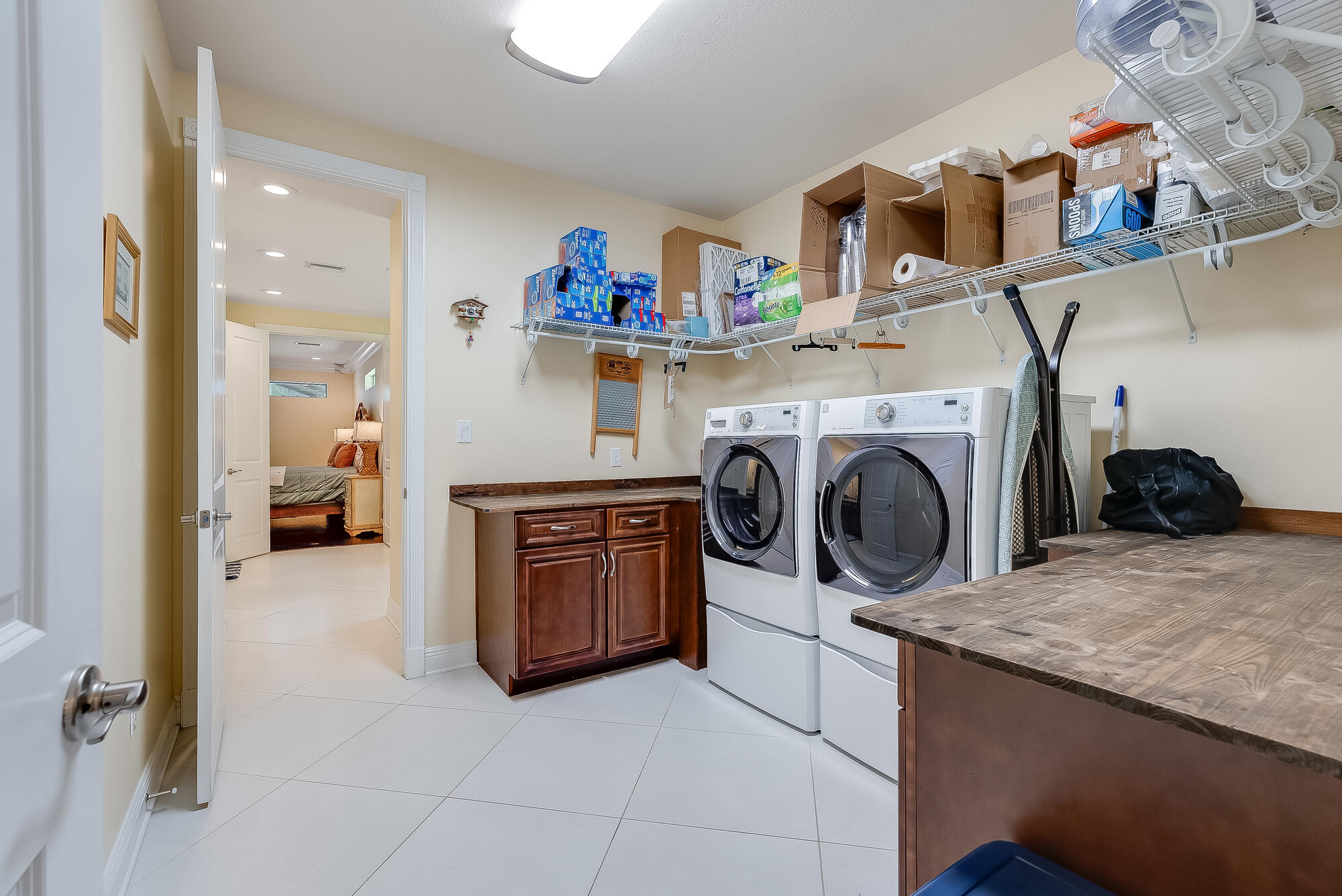 LAUREL HILL - Residential