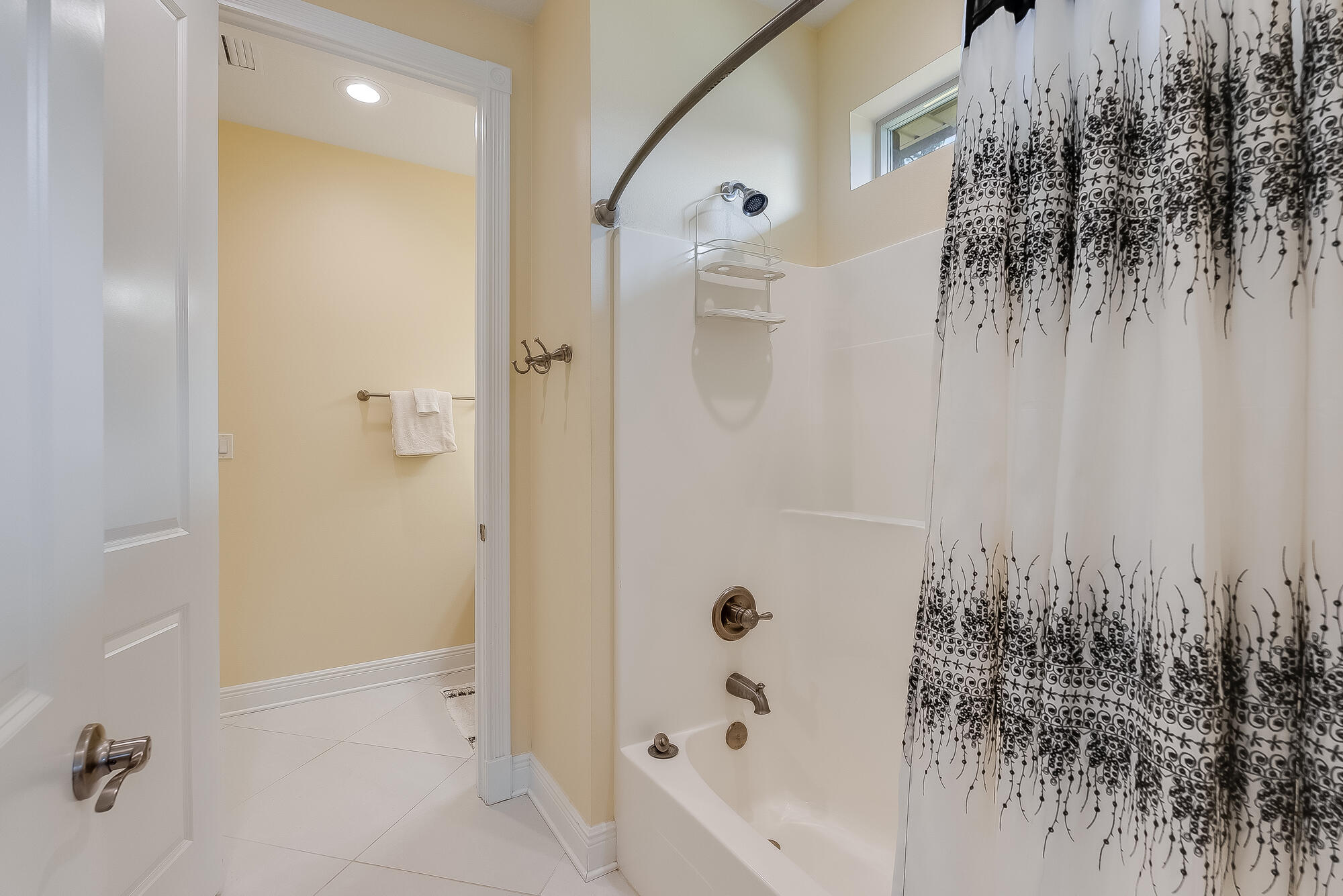 LAUREL HILL - Residential