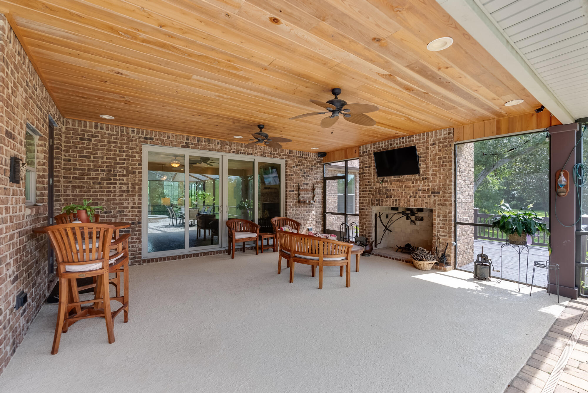 LAUREL HILL - Residential