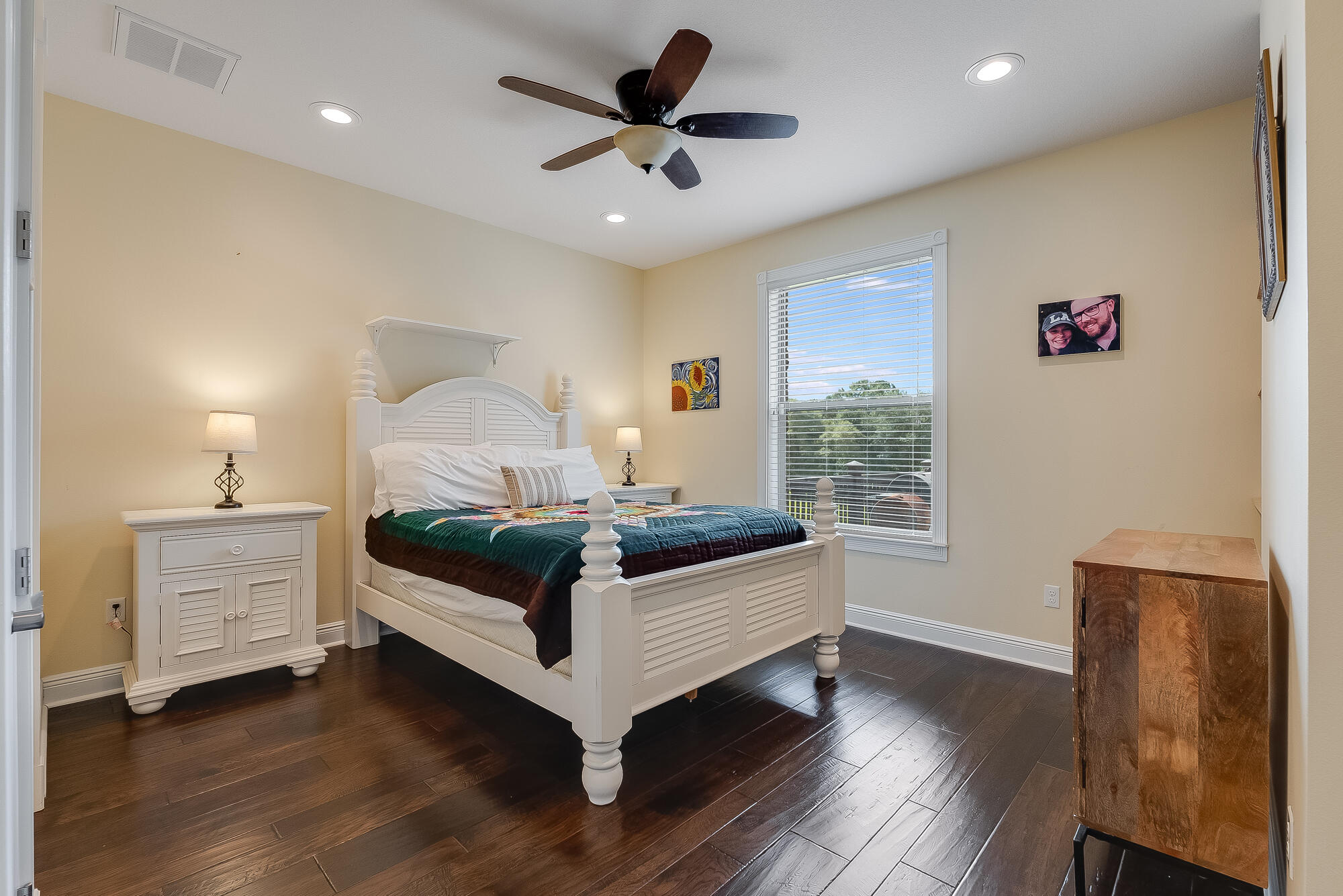 LAUREL HILL - Residential