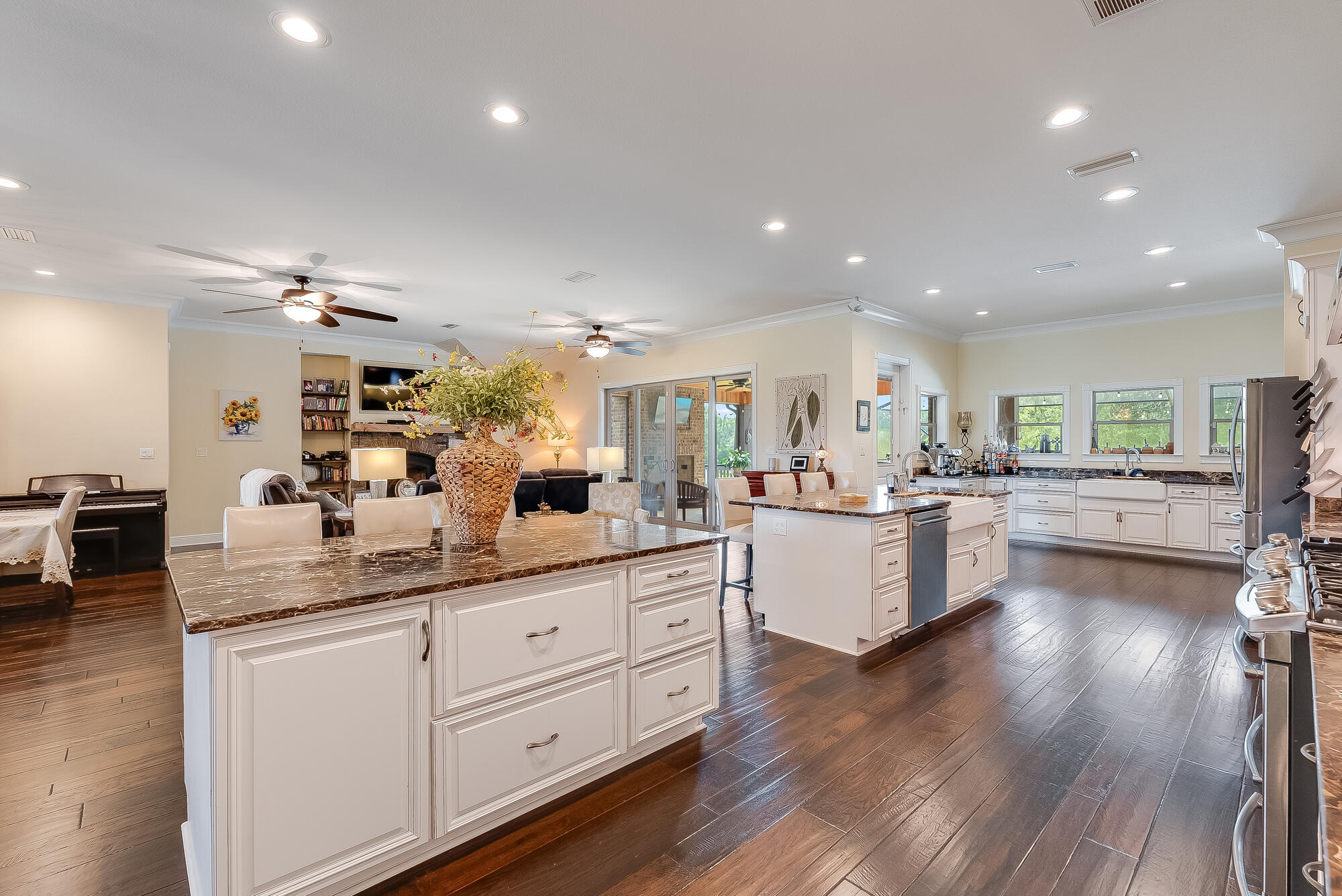 LAUREL HILL - Residential