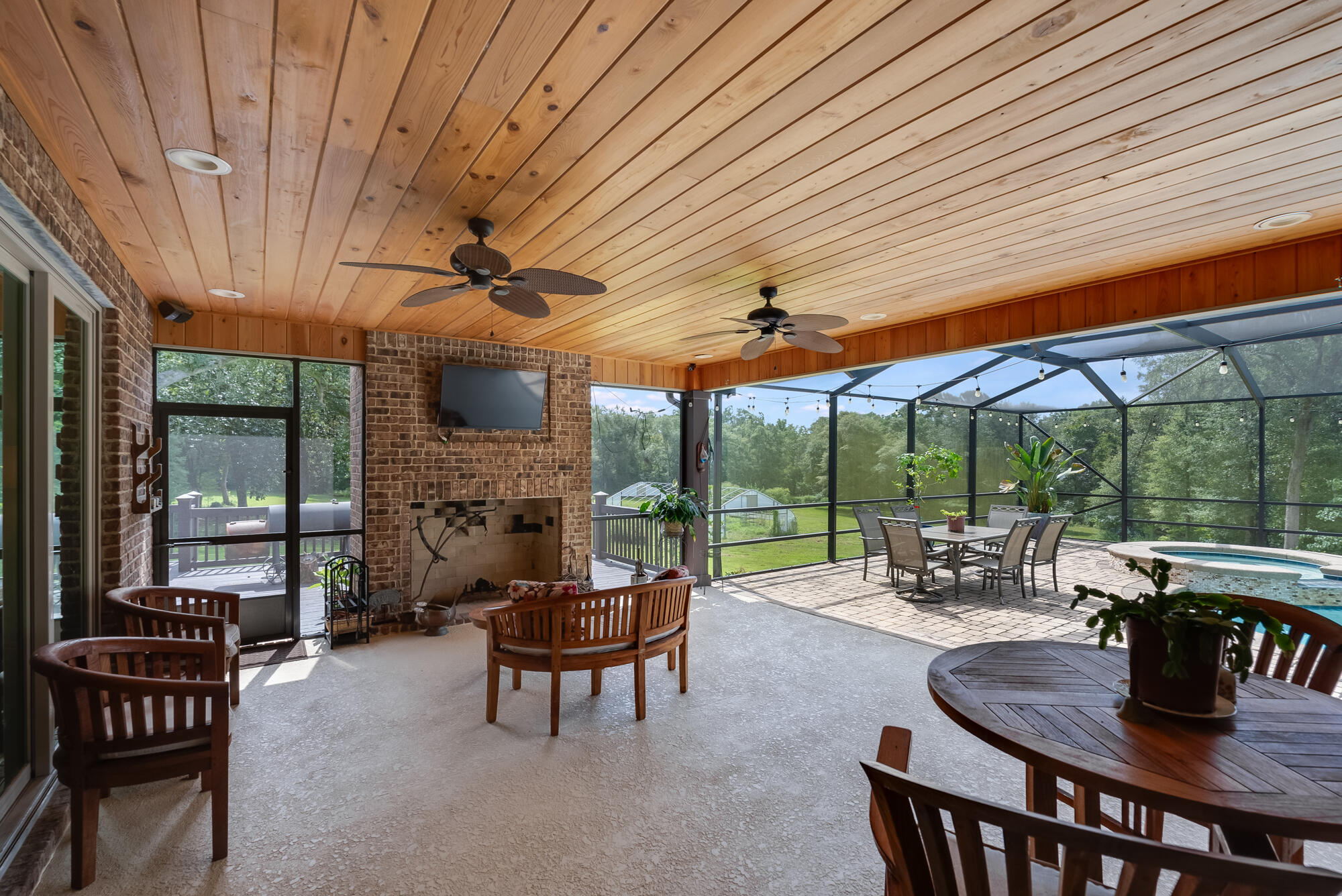 LAUREL HILL - Residential