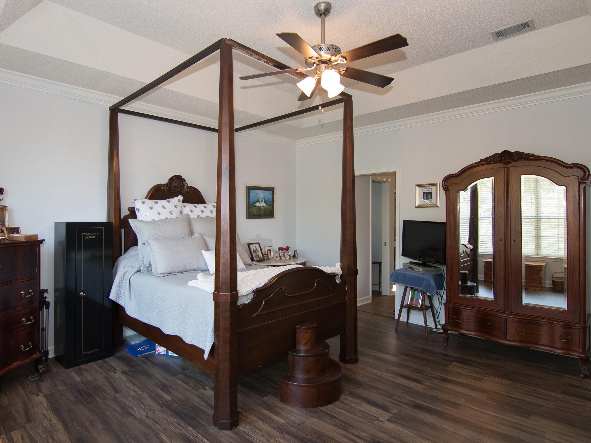 ROCKY BAYOU COUNTRY CLUB ESTATES 9 - Residential