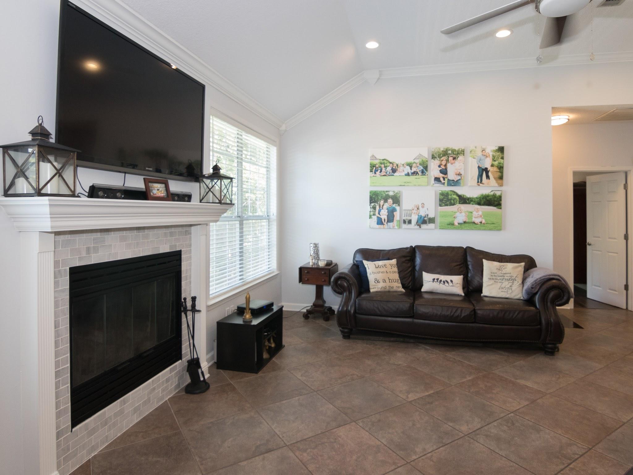 ROCKY BAYOU COUNTRY CLUB ESTATES 9 - Residential