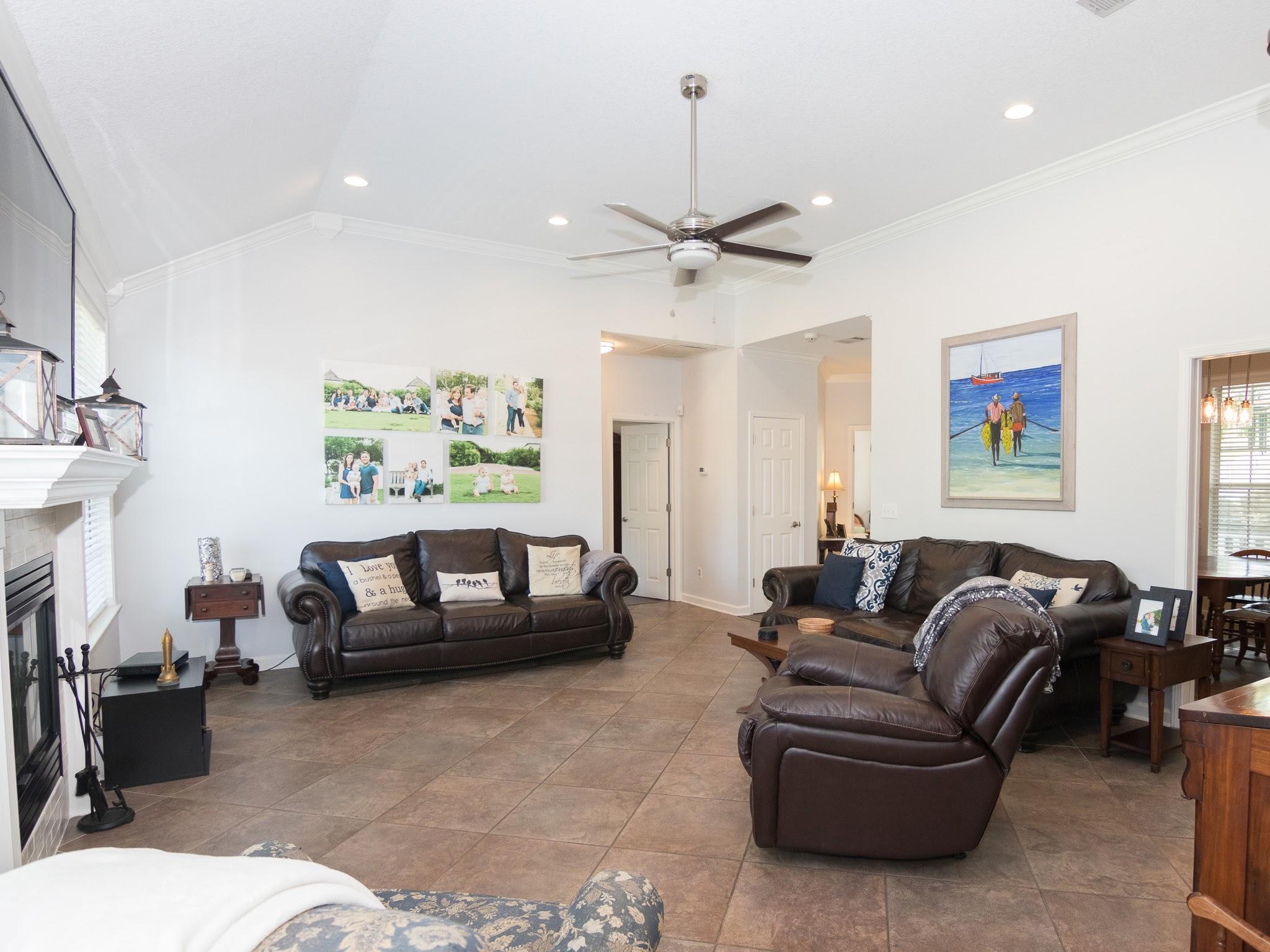 ROCKY BAYOU COUNTRY CLUB ESTATES 9 - Residential