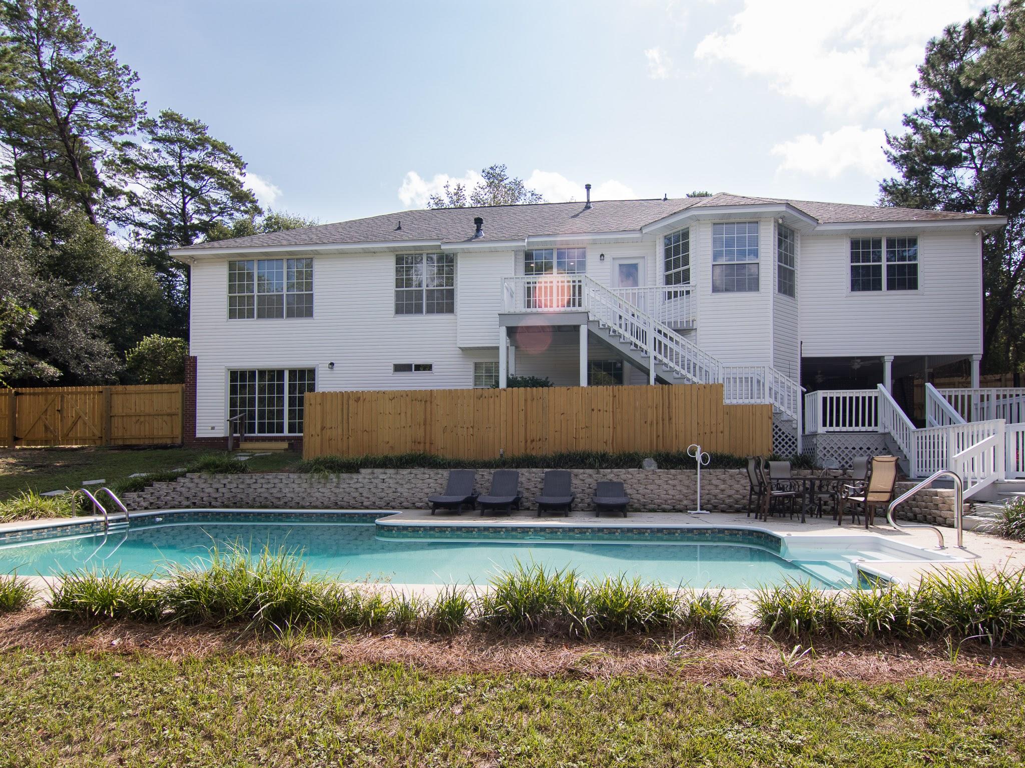 ROCKY BAYOU COUNTRY CLUB ESTATES 9 - Residential