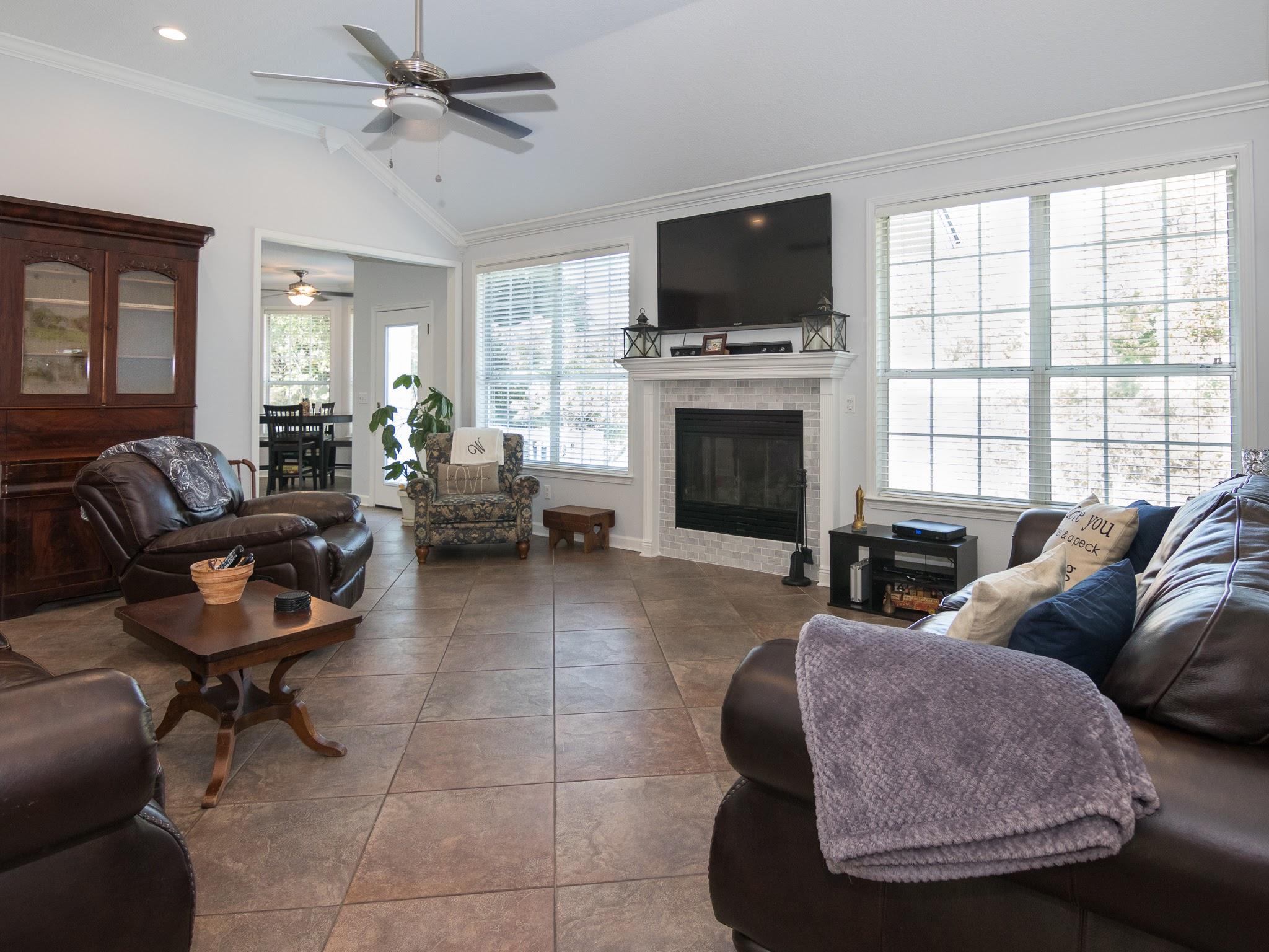 ROCKY BAYOU COUNTRY CLUB ESTATES 9 - Residential