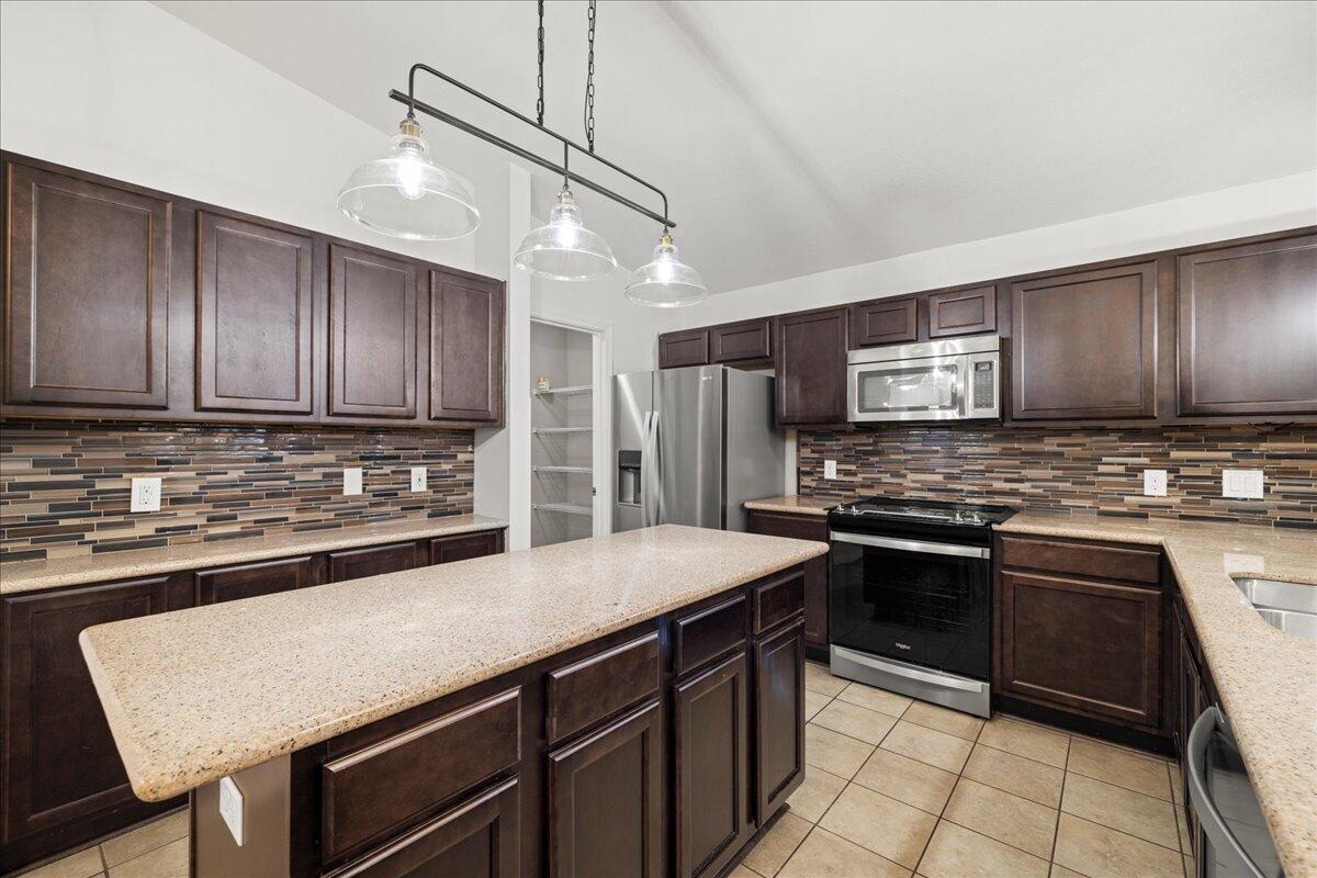 NAVARRE 2ND ADD - Residential Lease