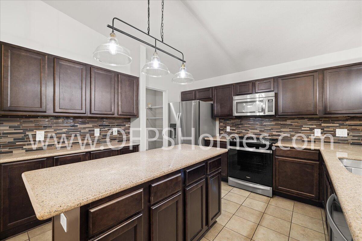 NAVARRE 2ND ADD - Residential Lease