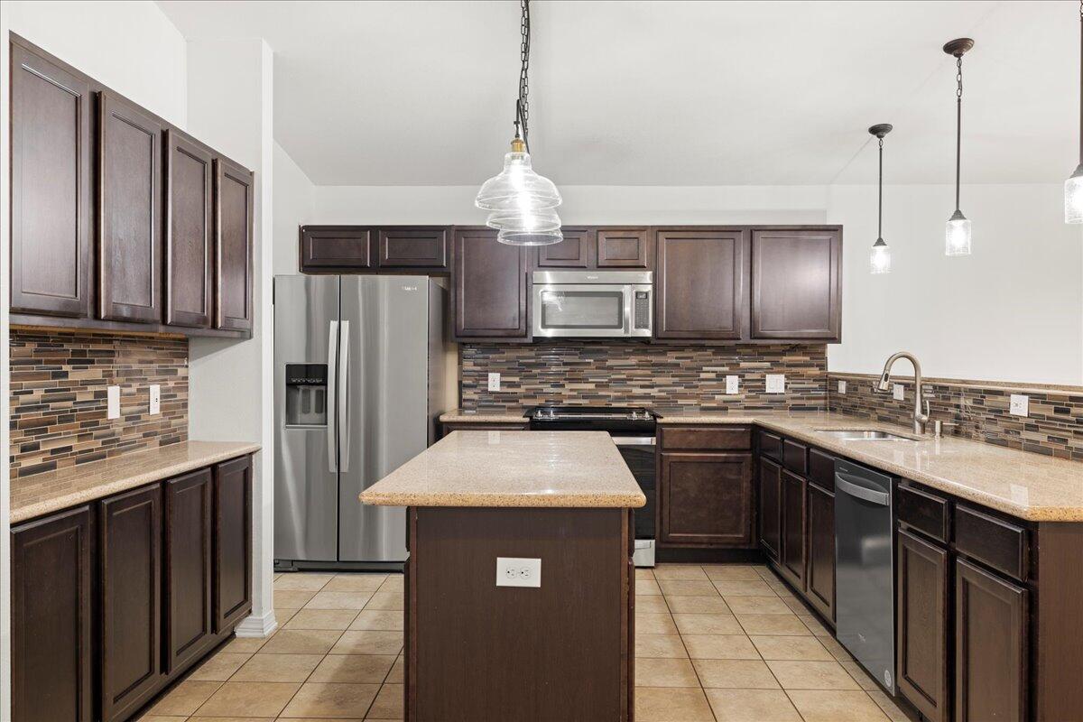 NAVARRE 2ND ADD - Residential Lease