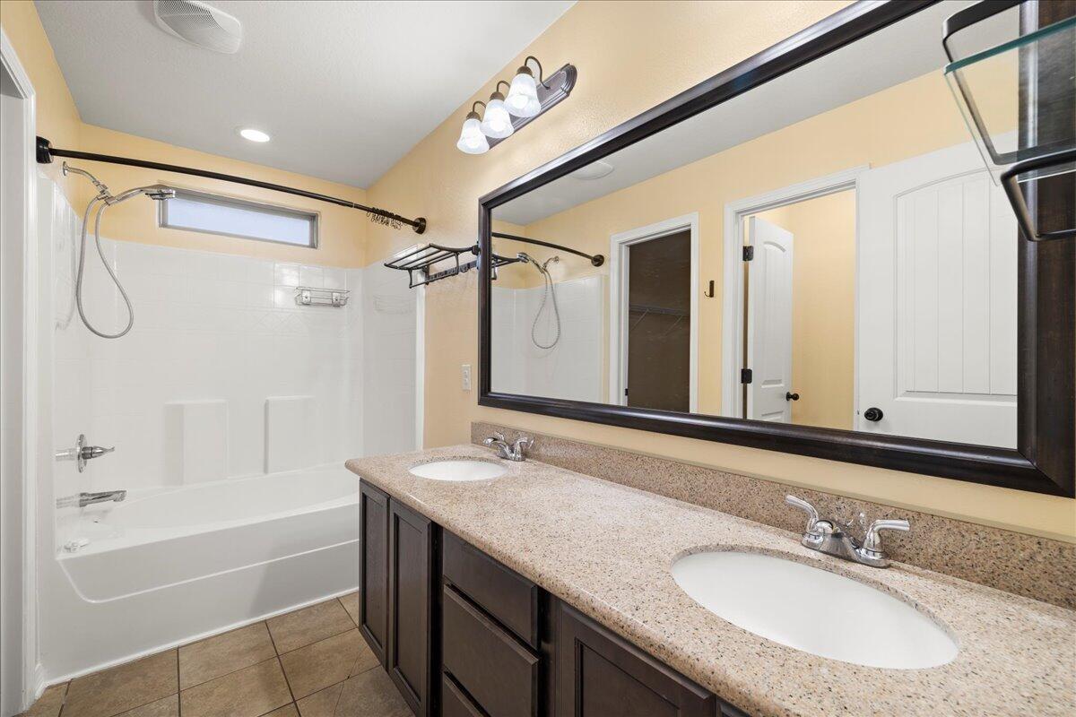 NAVARRE 2ND ADD - Residential Lease