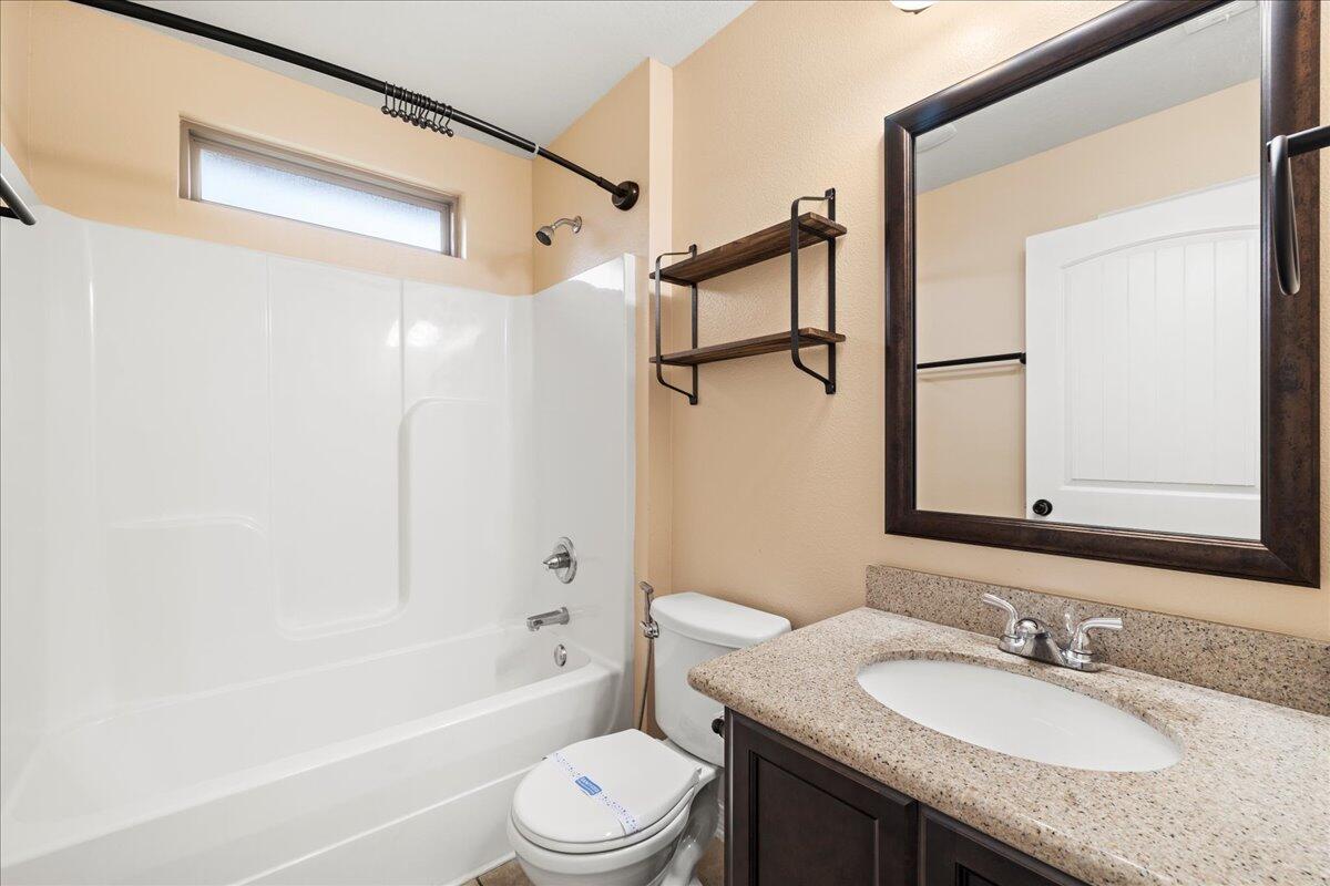 NAVARRE 2ND ADD - Residential Lease