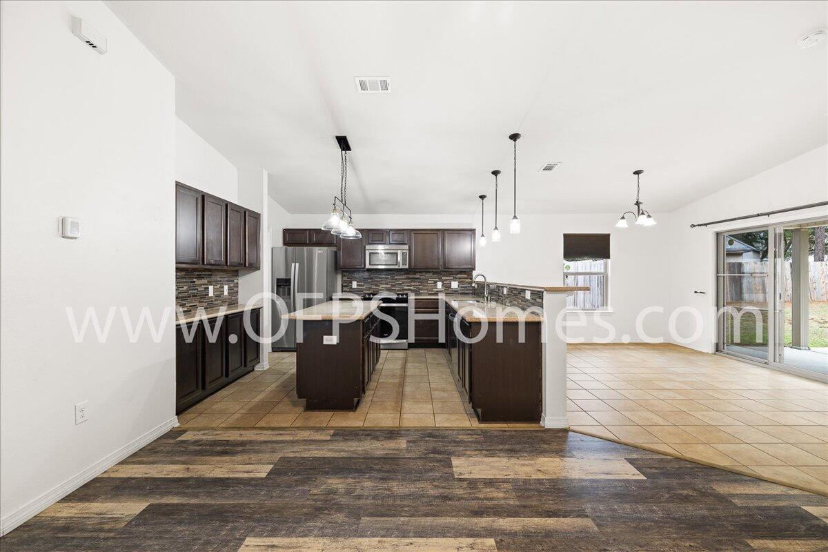 NAVARRE 2ND ADD - Residential Lease