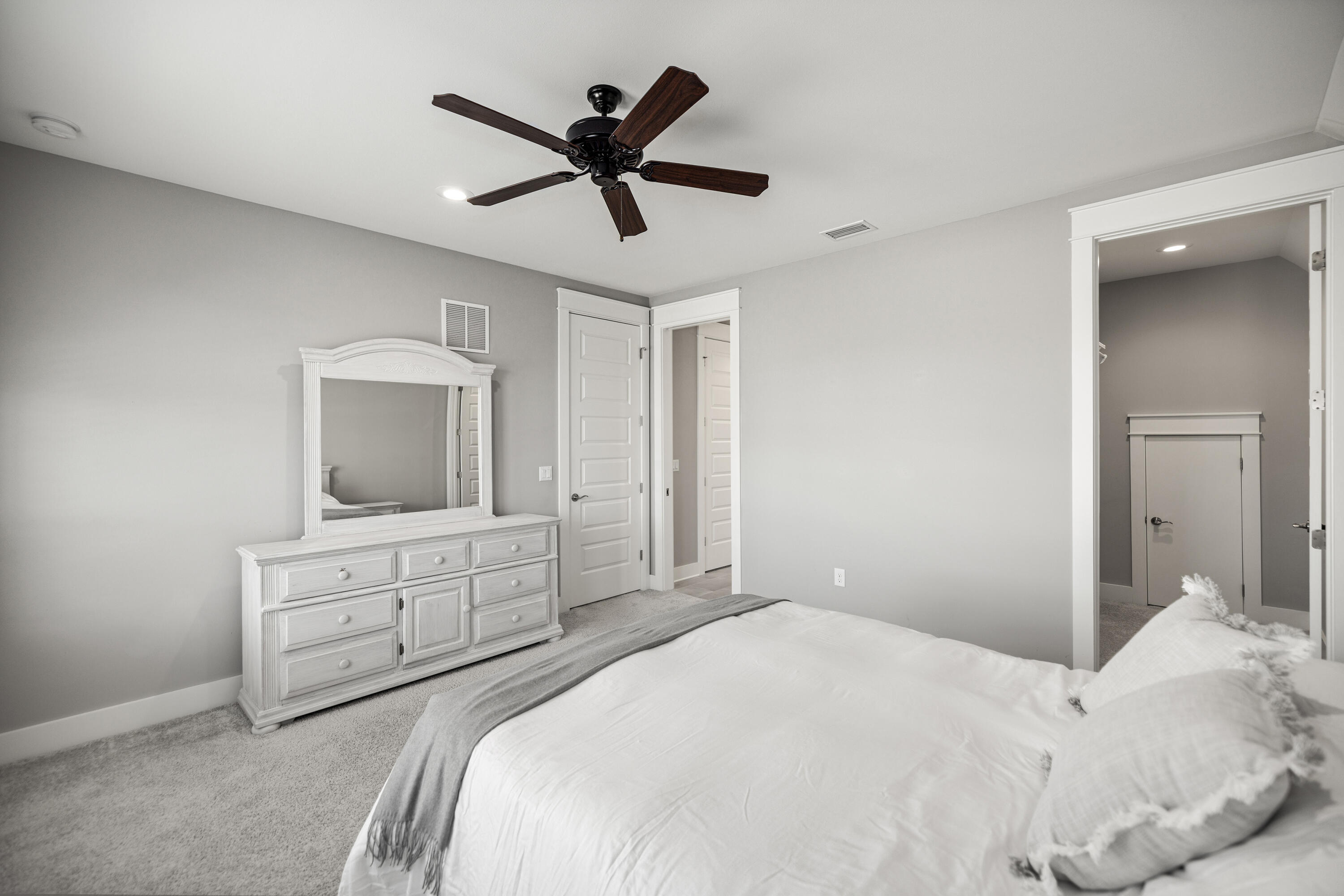 WATER'S EDGE - Residential