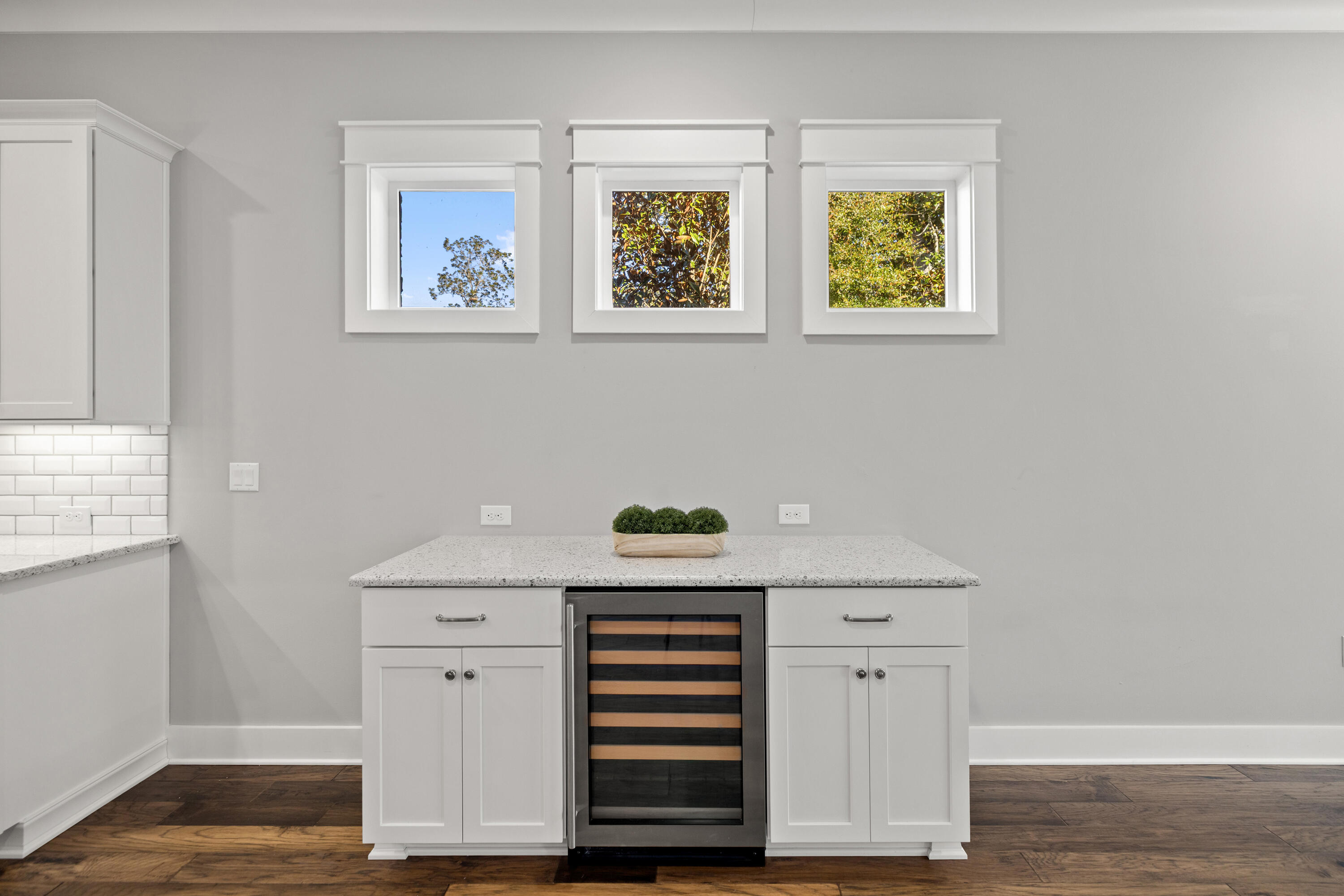 WATER'S EDGE - Residential