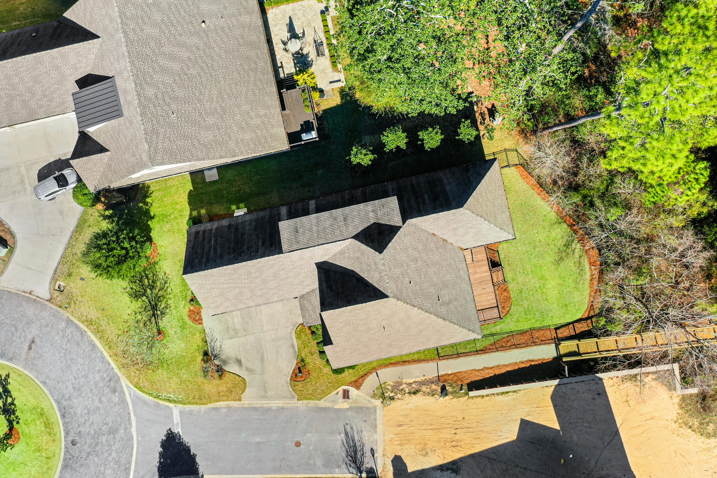 WATER'S EDGE - Residential