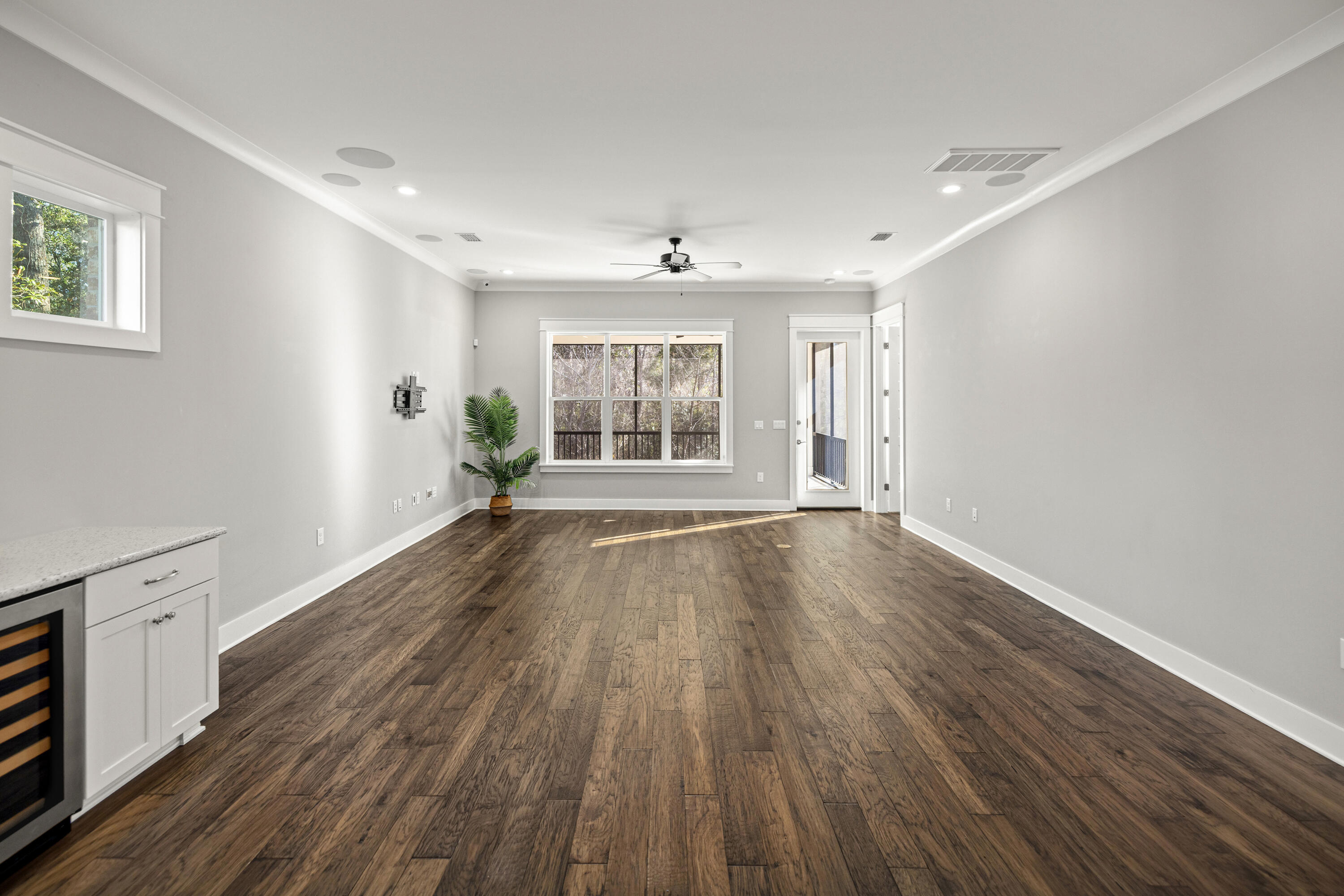 WATER'S EDGE - Residential