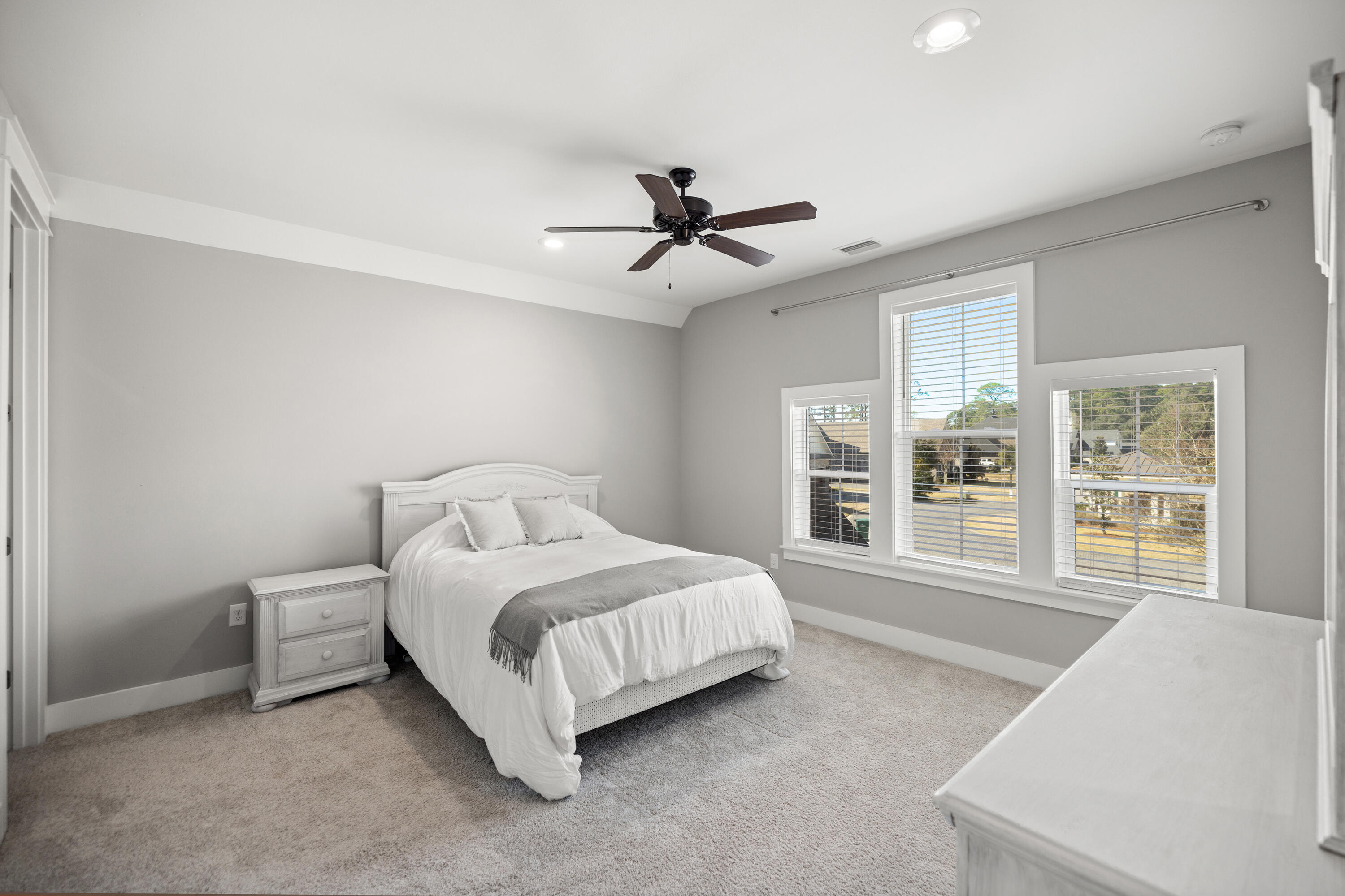 WATER'S EDGE - Residential