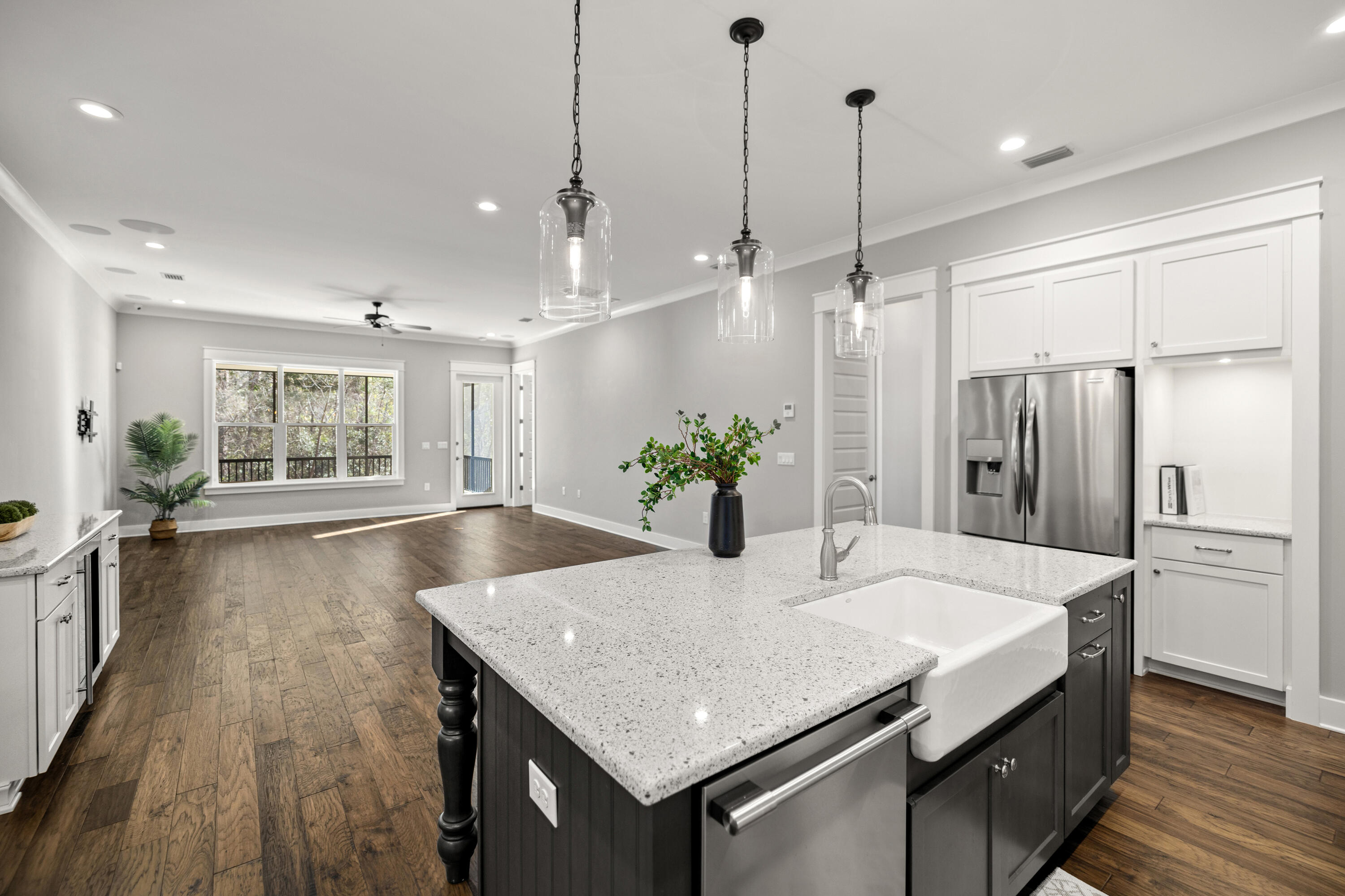 WATER'S EDGE - Residential