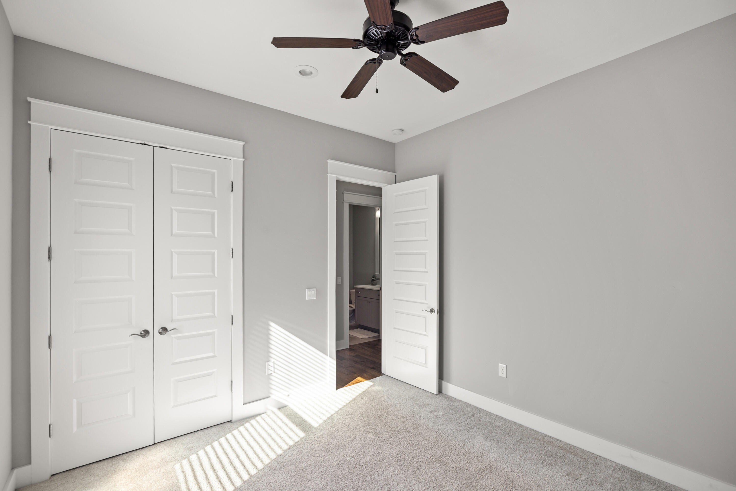 WATER'S EDGE - Residential