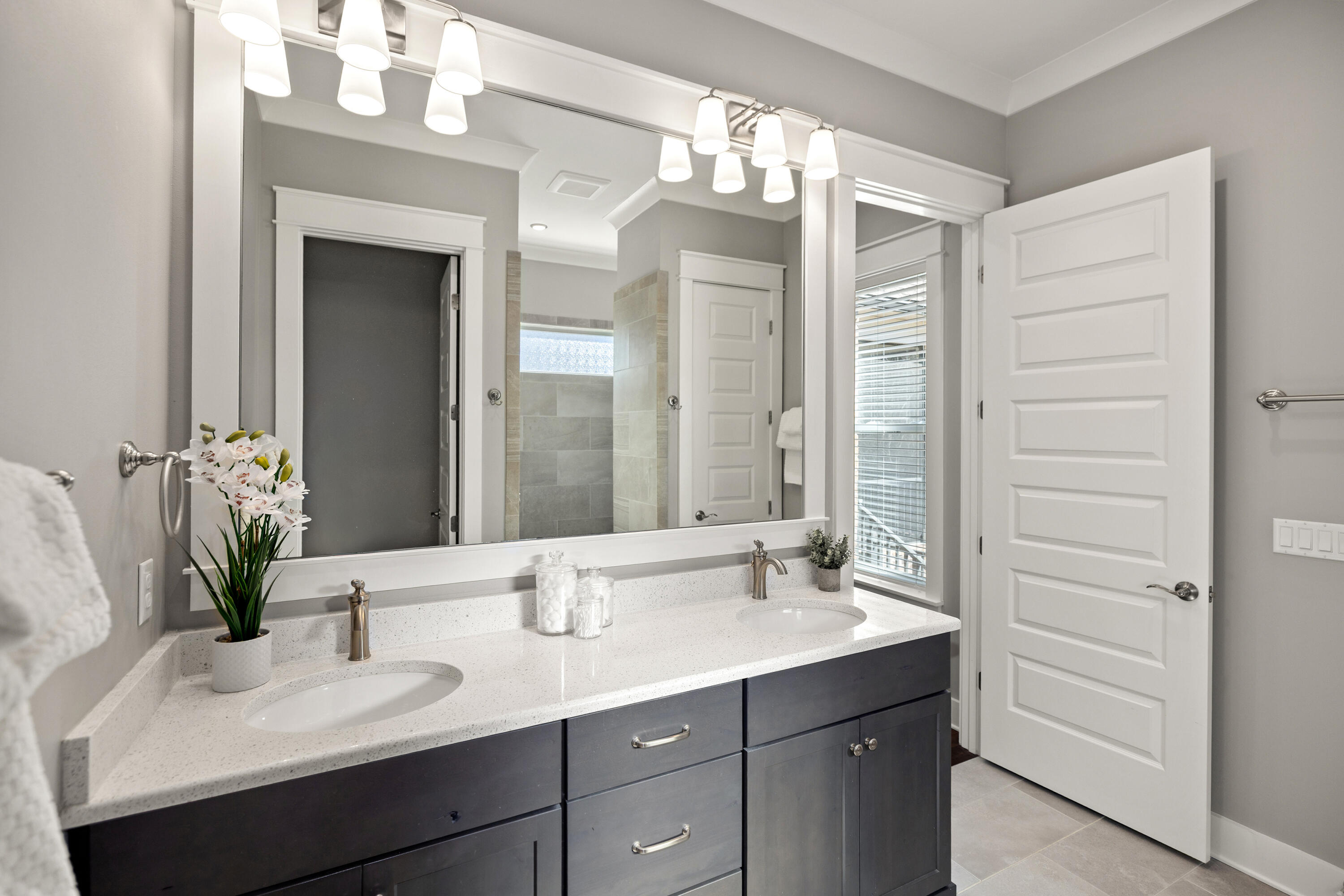 WATER'S EDGE - Residential