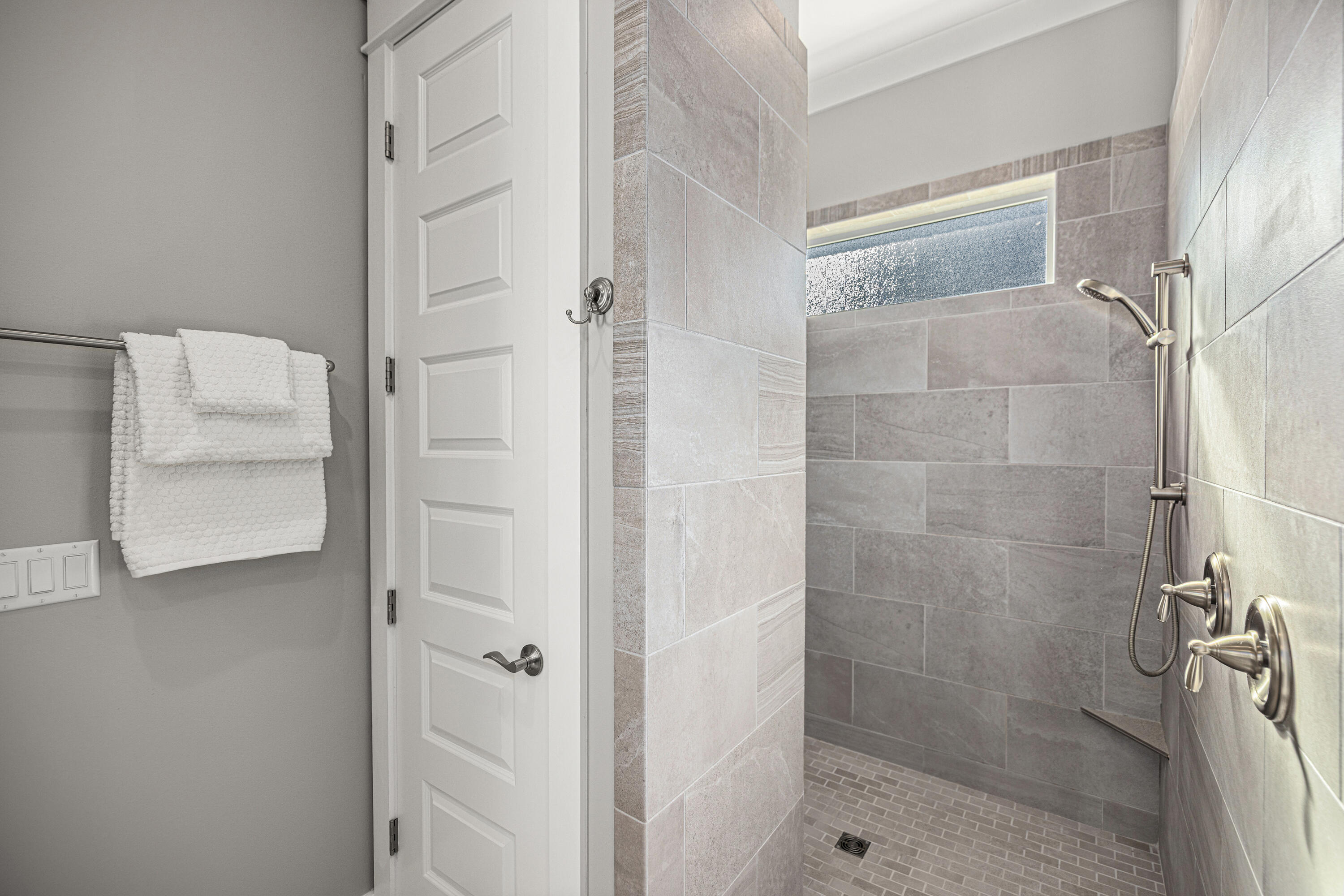 WATER'S EDGE - Residential