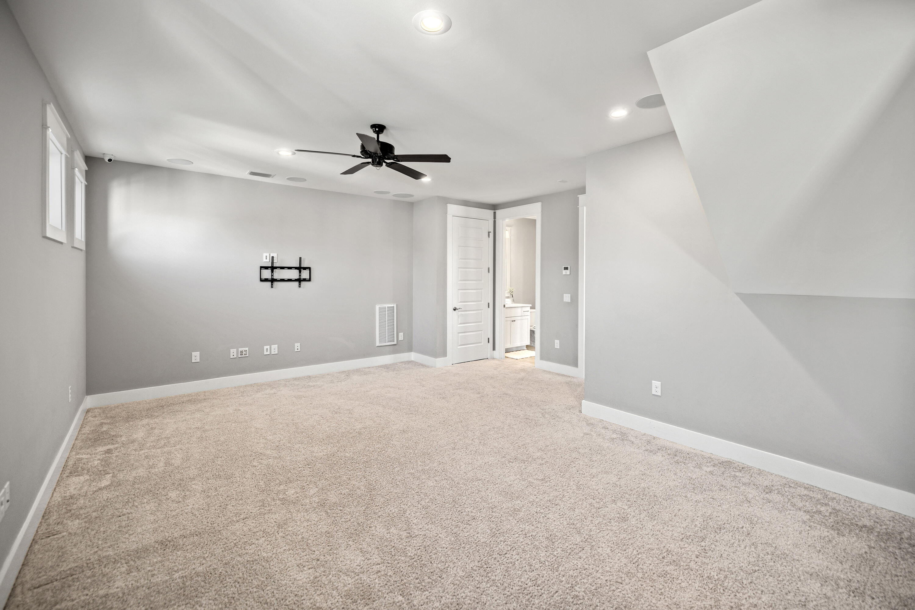 WATER'S EDGE - Residential