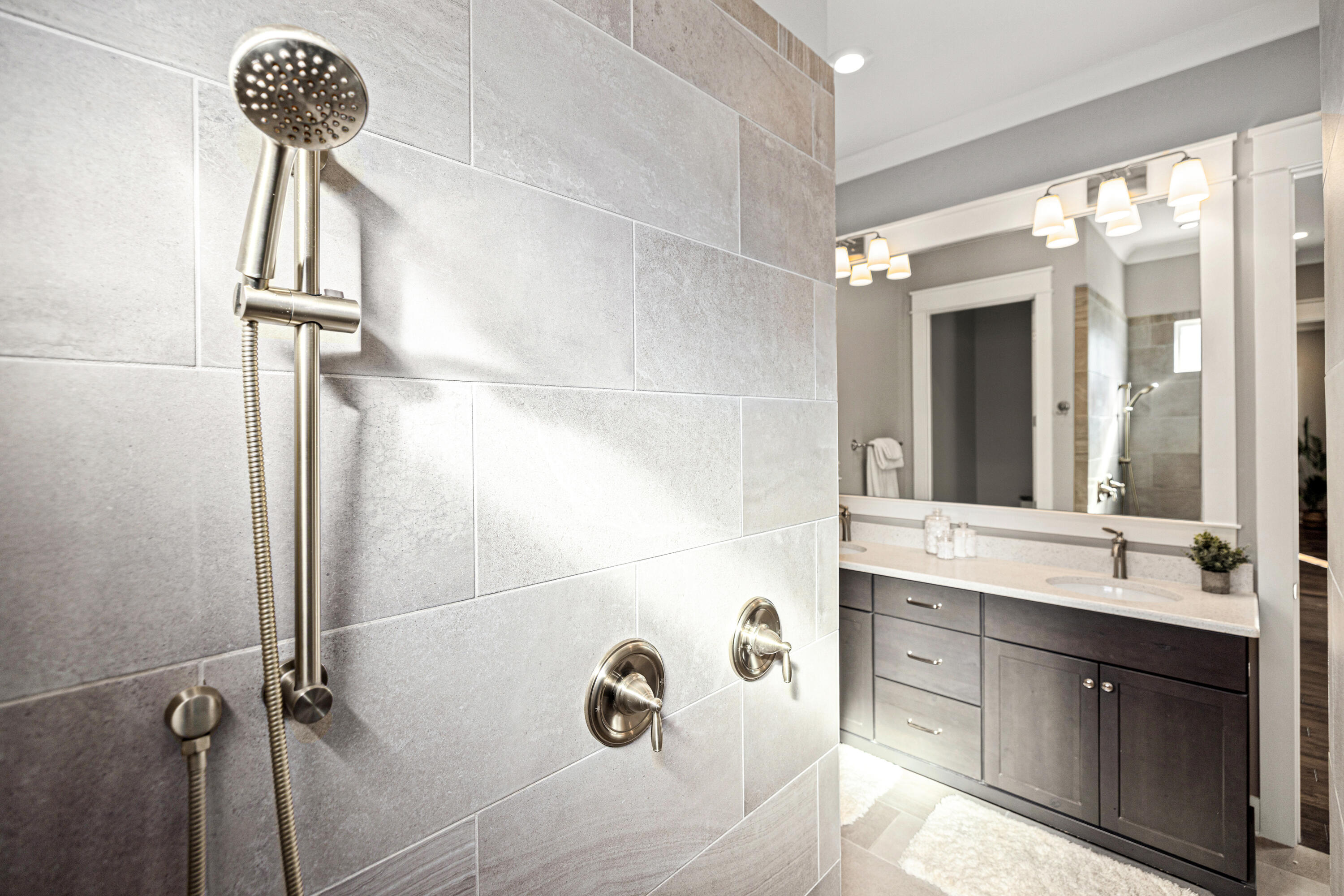 WATER'S EDGE - Residential