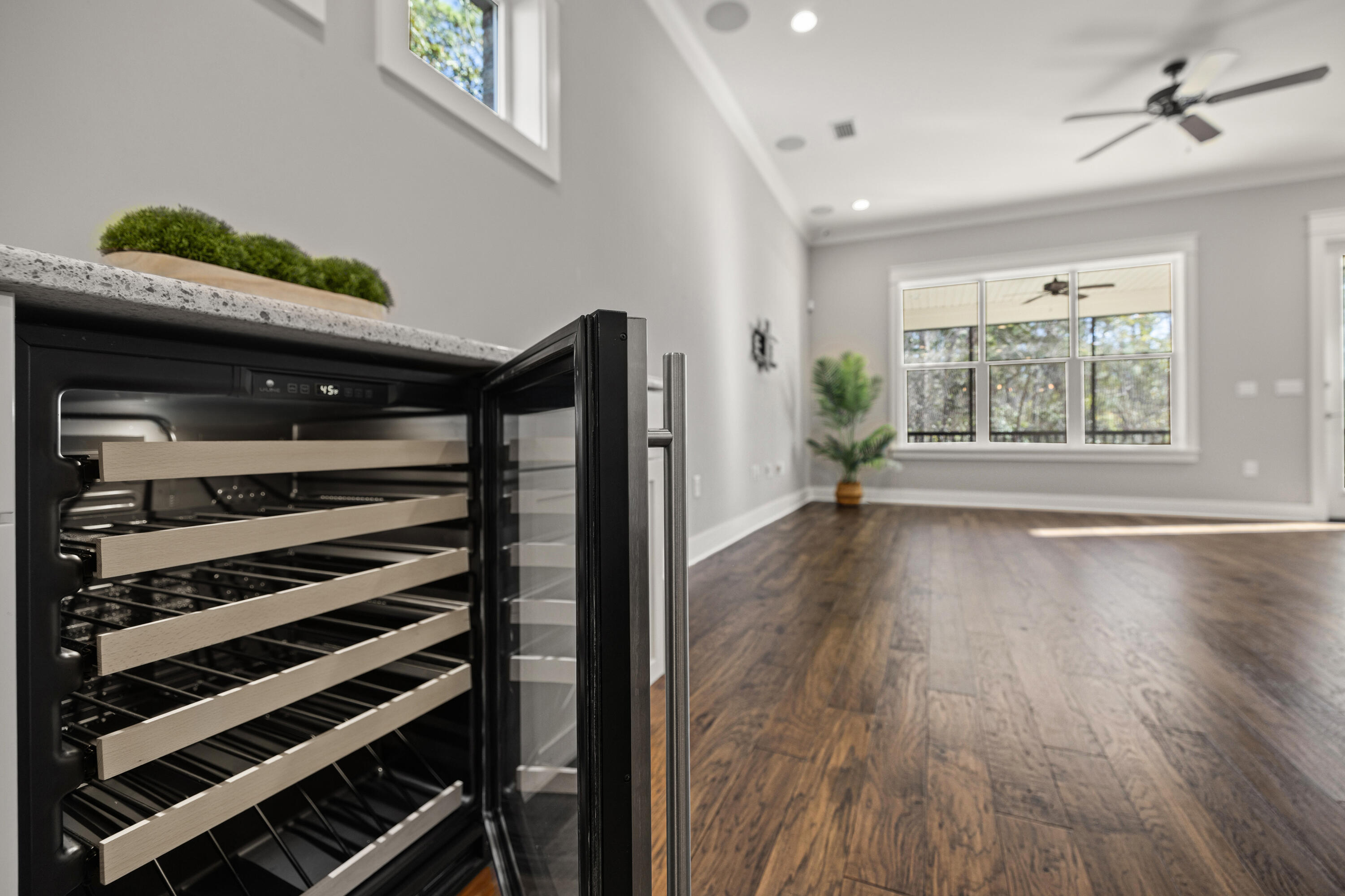 WATER'S EDGE - Residential