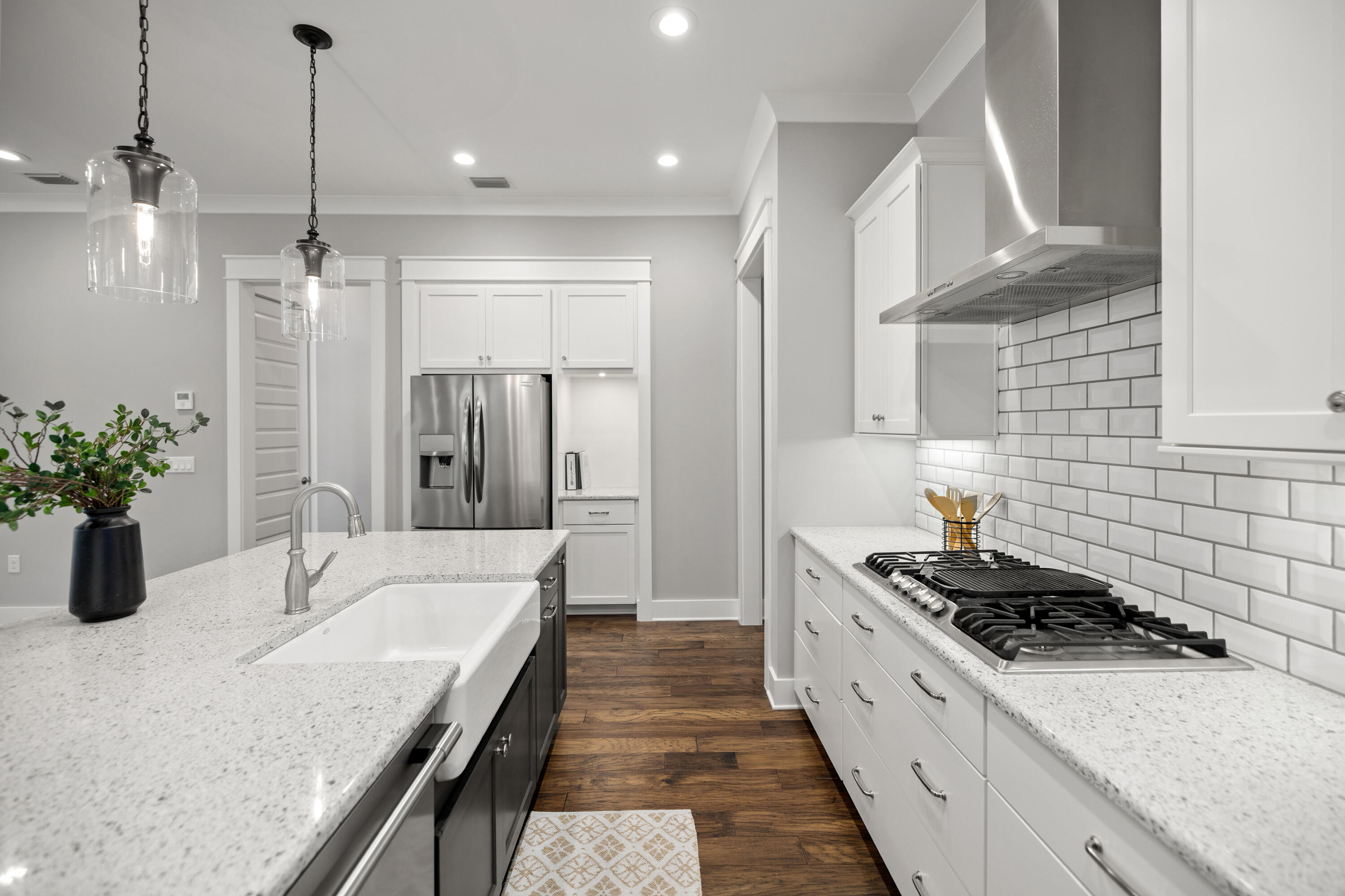 WATER'S EDGE - Residential