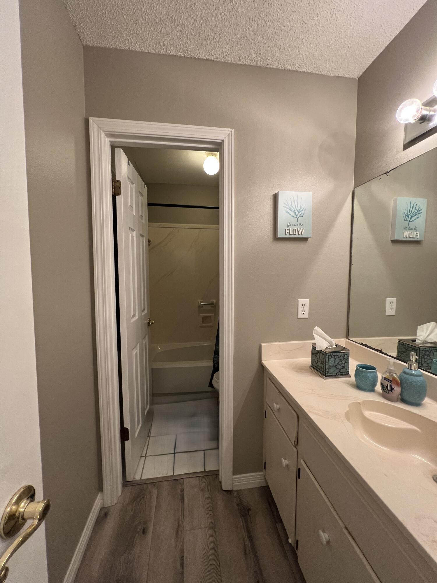 MARINERS COVE - Residential