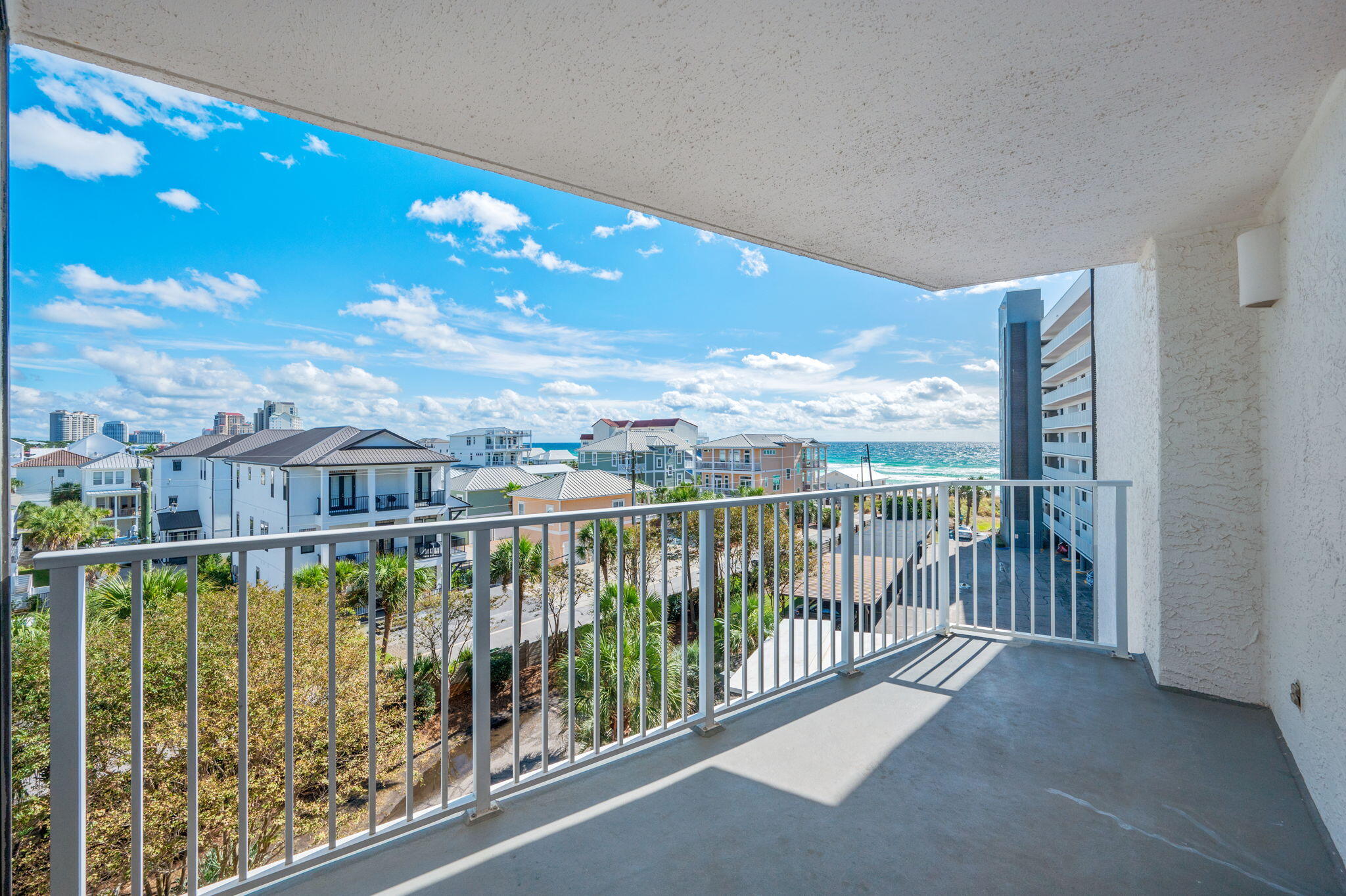MAINSAIL CONDO PH 3 - Residential