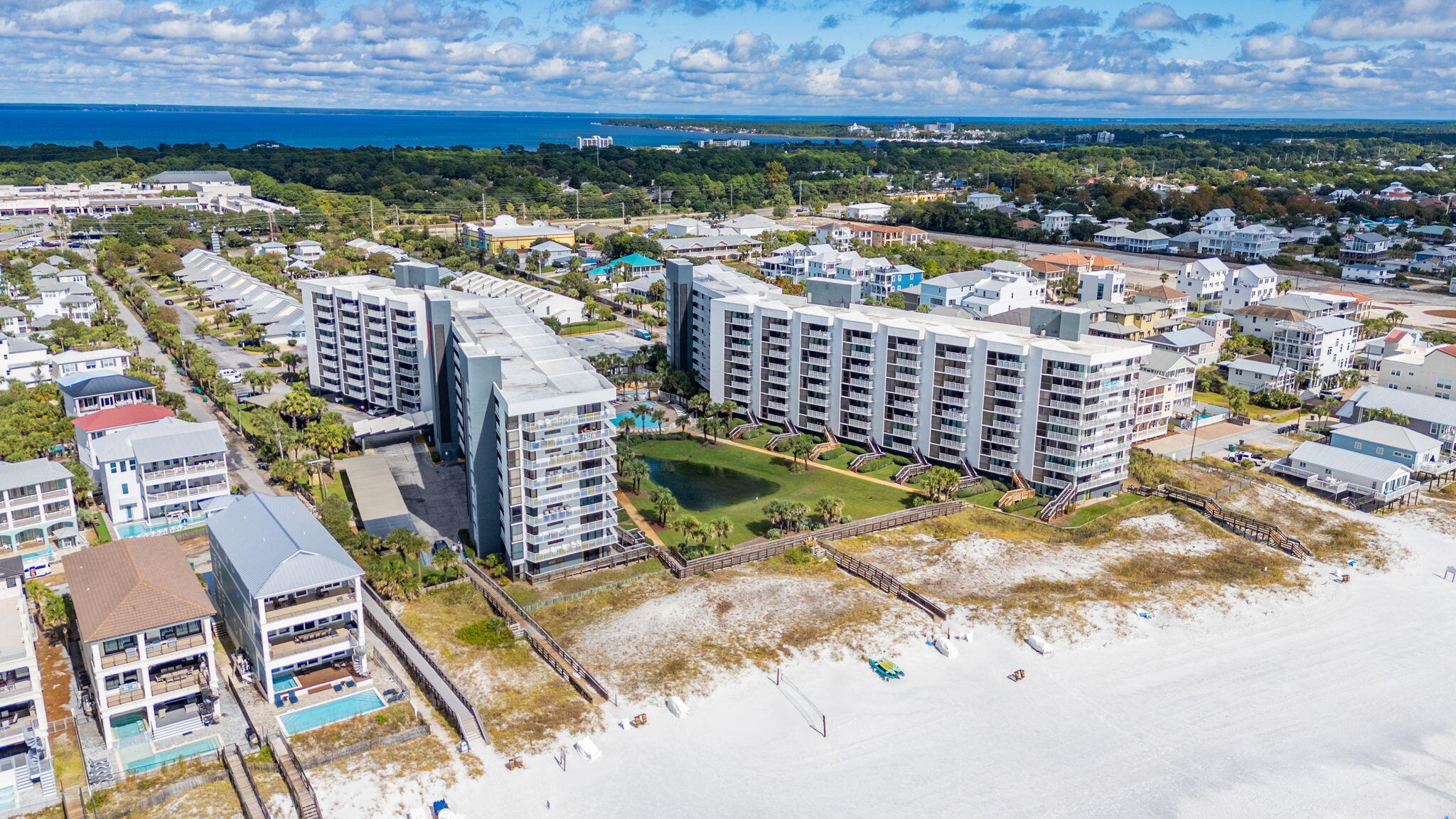 MAINSAIL CONDO PH 3 - Residential