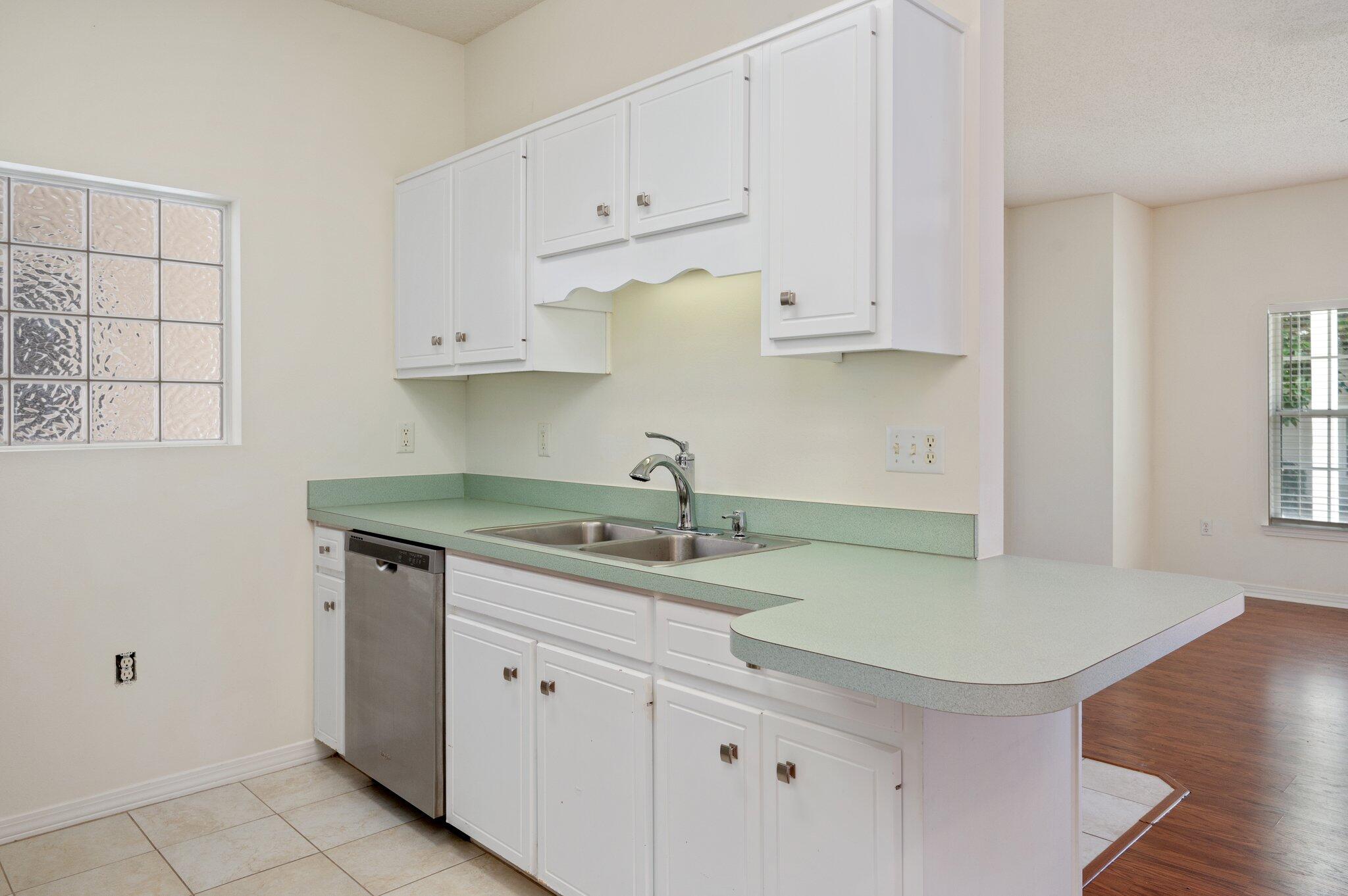 THE OAKS AT NICEVILLE - Residential Lease