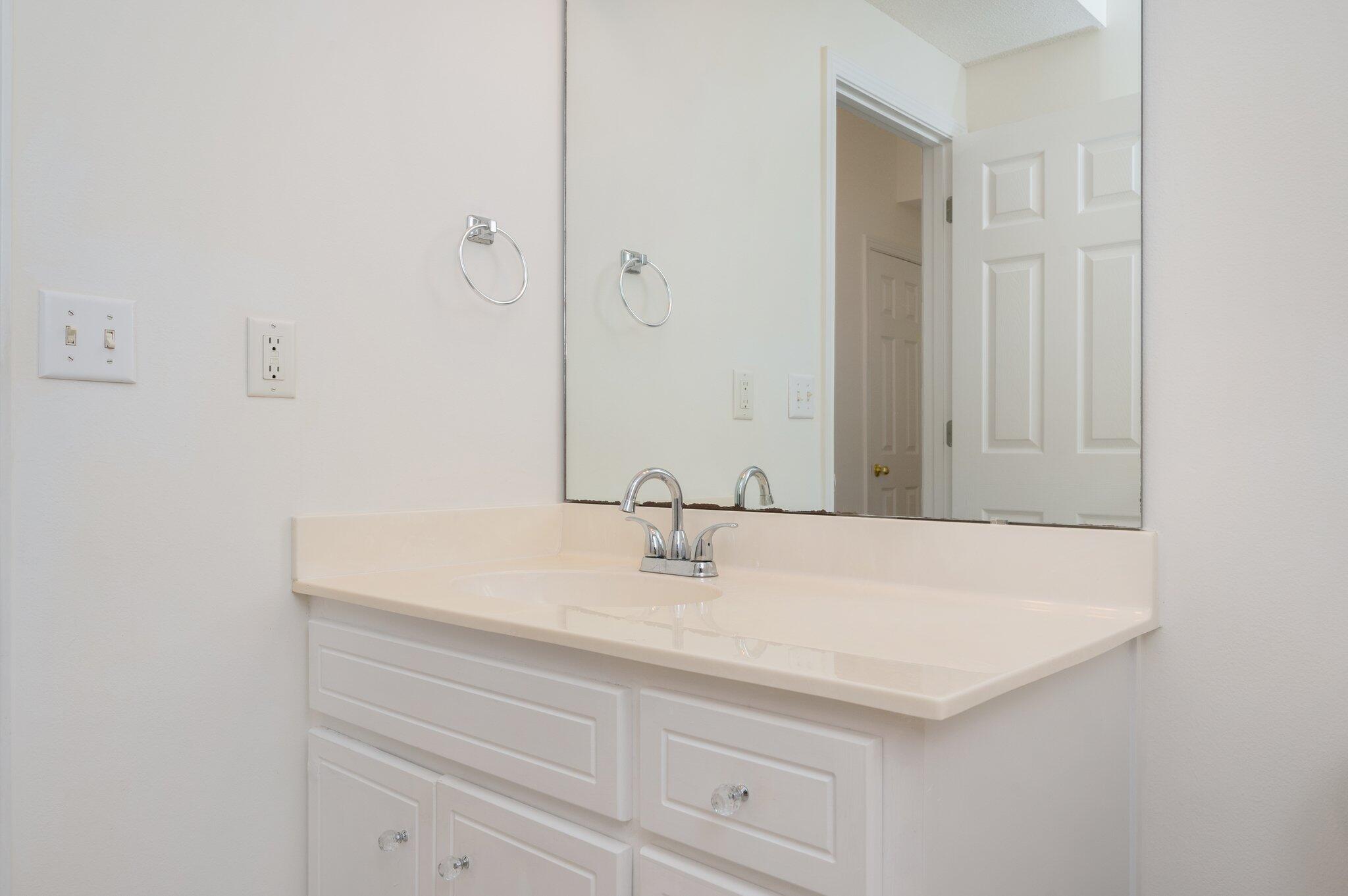 THE OAKS AT NICEVILLE - Residential Lease