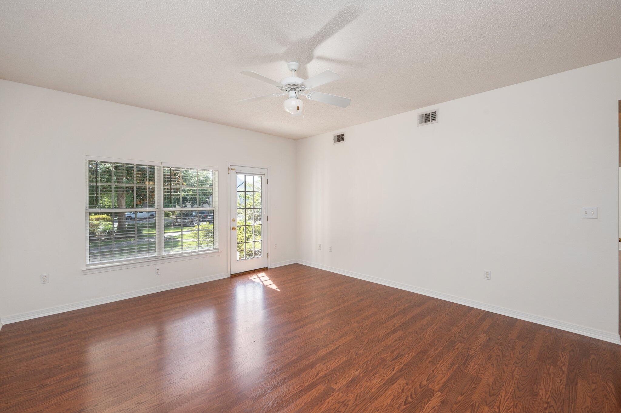 THE OAKS AT NICEVILLE - Residential Lease