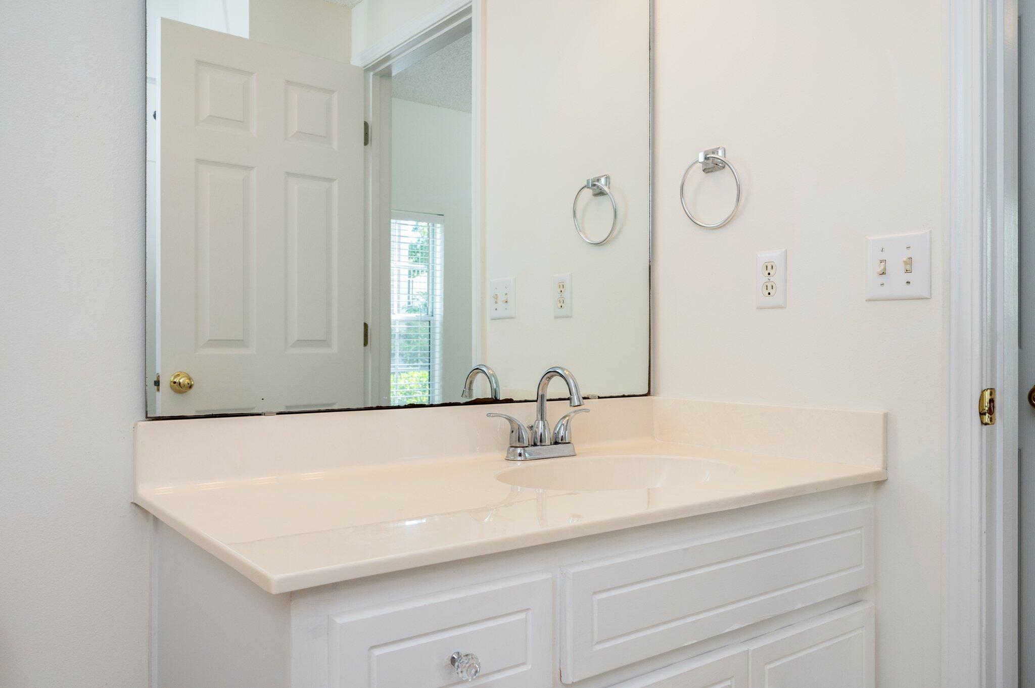 THE OAKS AT NICEVILLE - Residential Lease