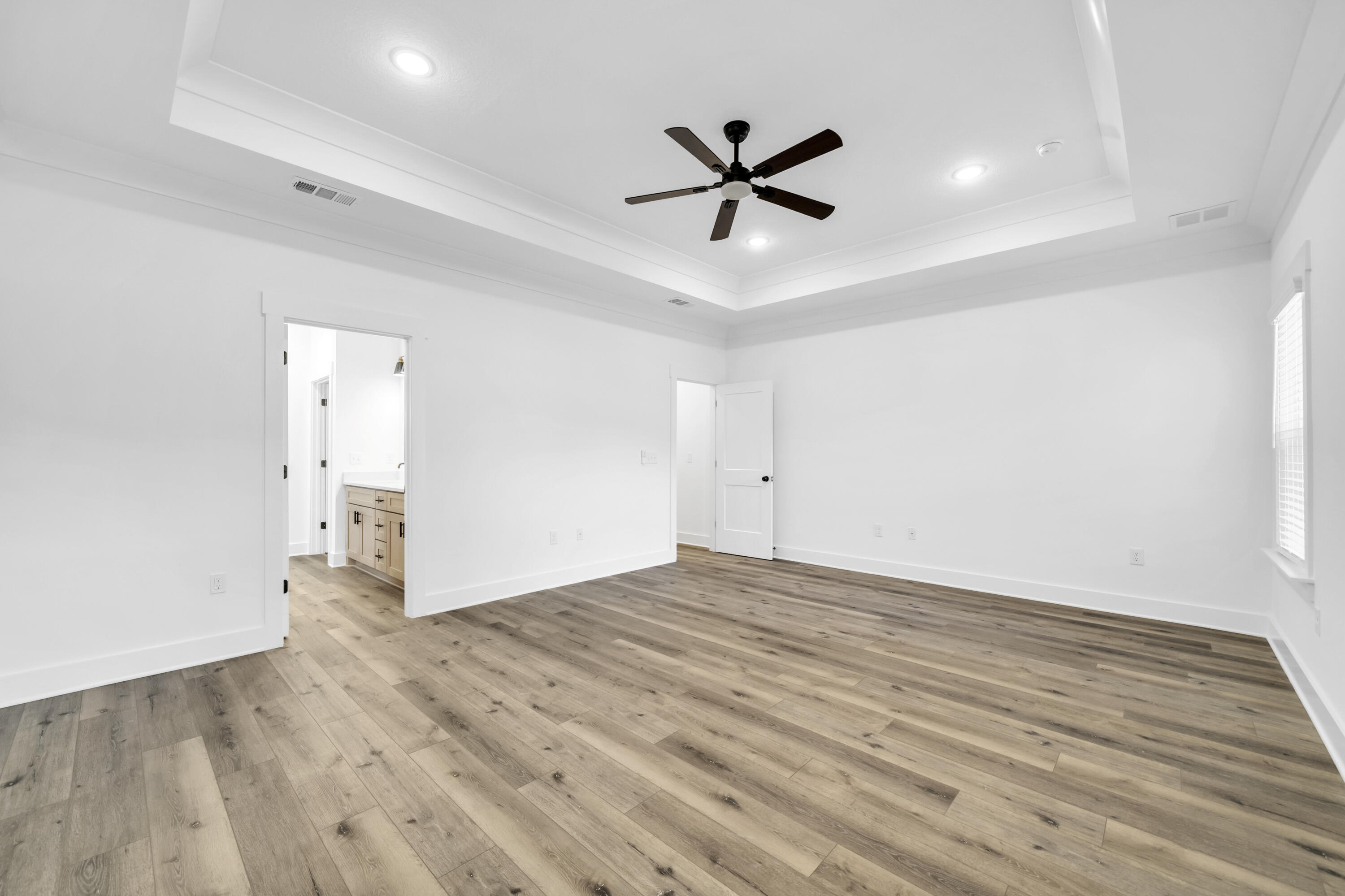 SEABREEZE ADD #3 LOT 2 BLK F - Residential