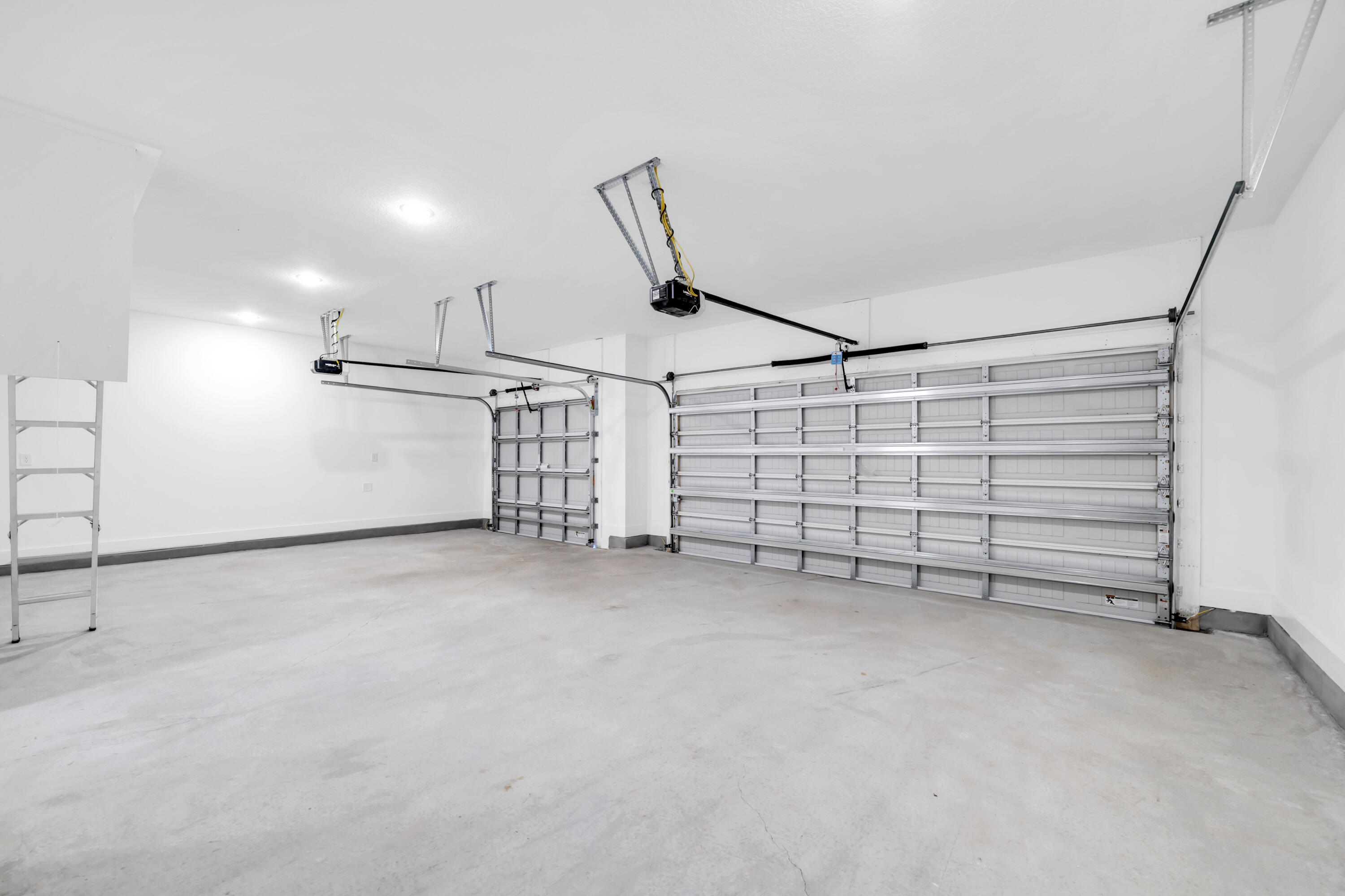 SEABREEZE ADD #3 LOT 2 BLK F - Residential