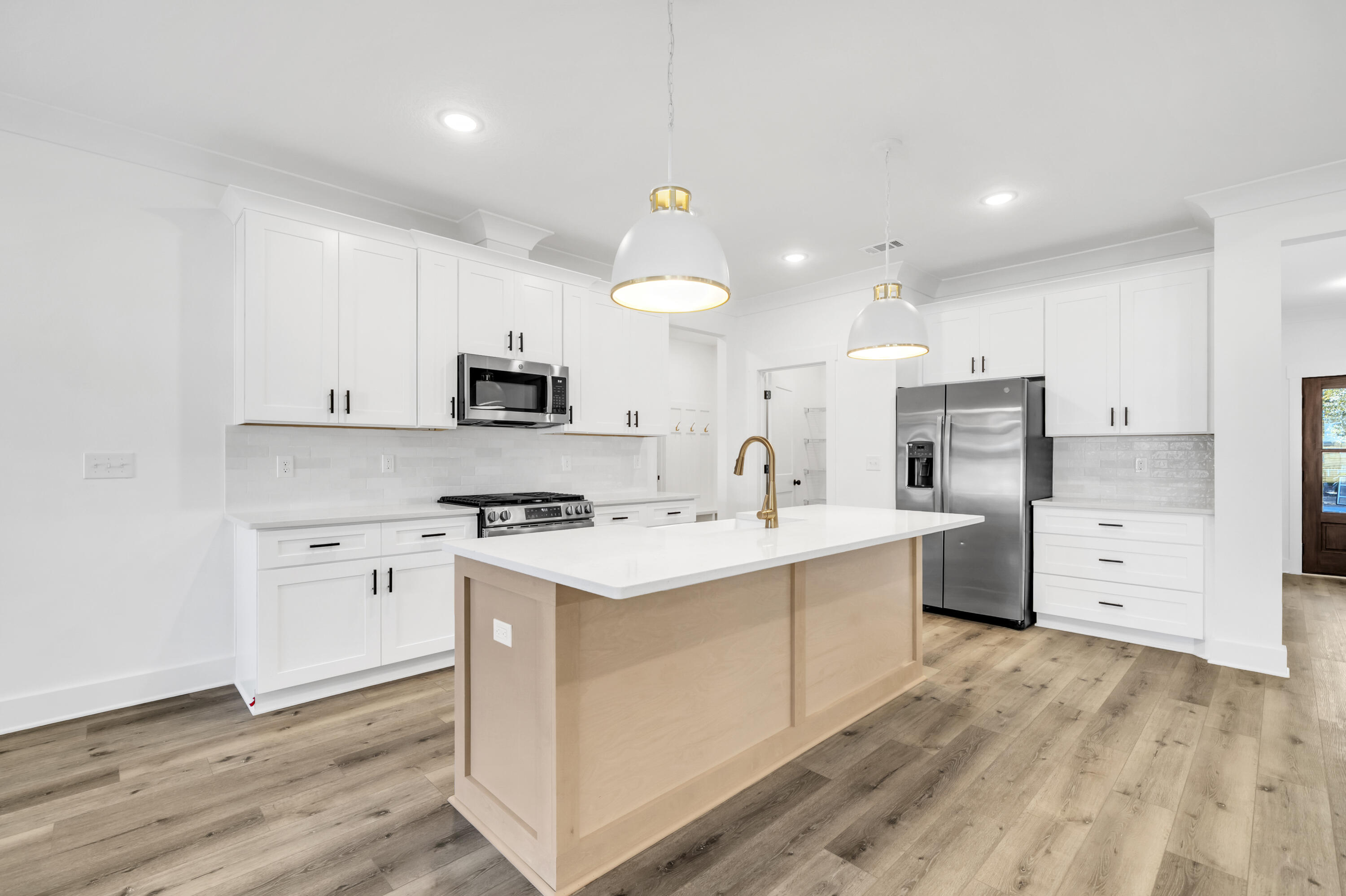 SEABREEZE ADD #3 LOT 2 BLK F - Residential